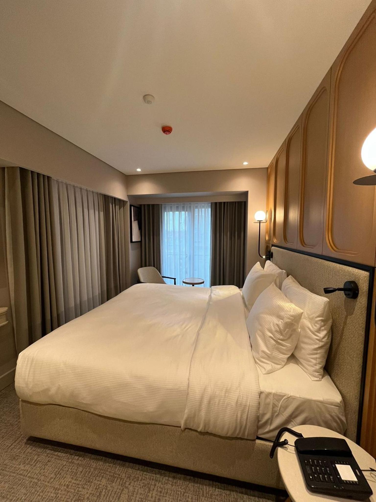 Deluxe King Room photo 3