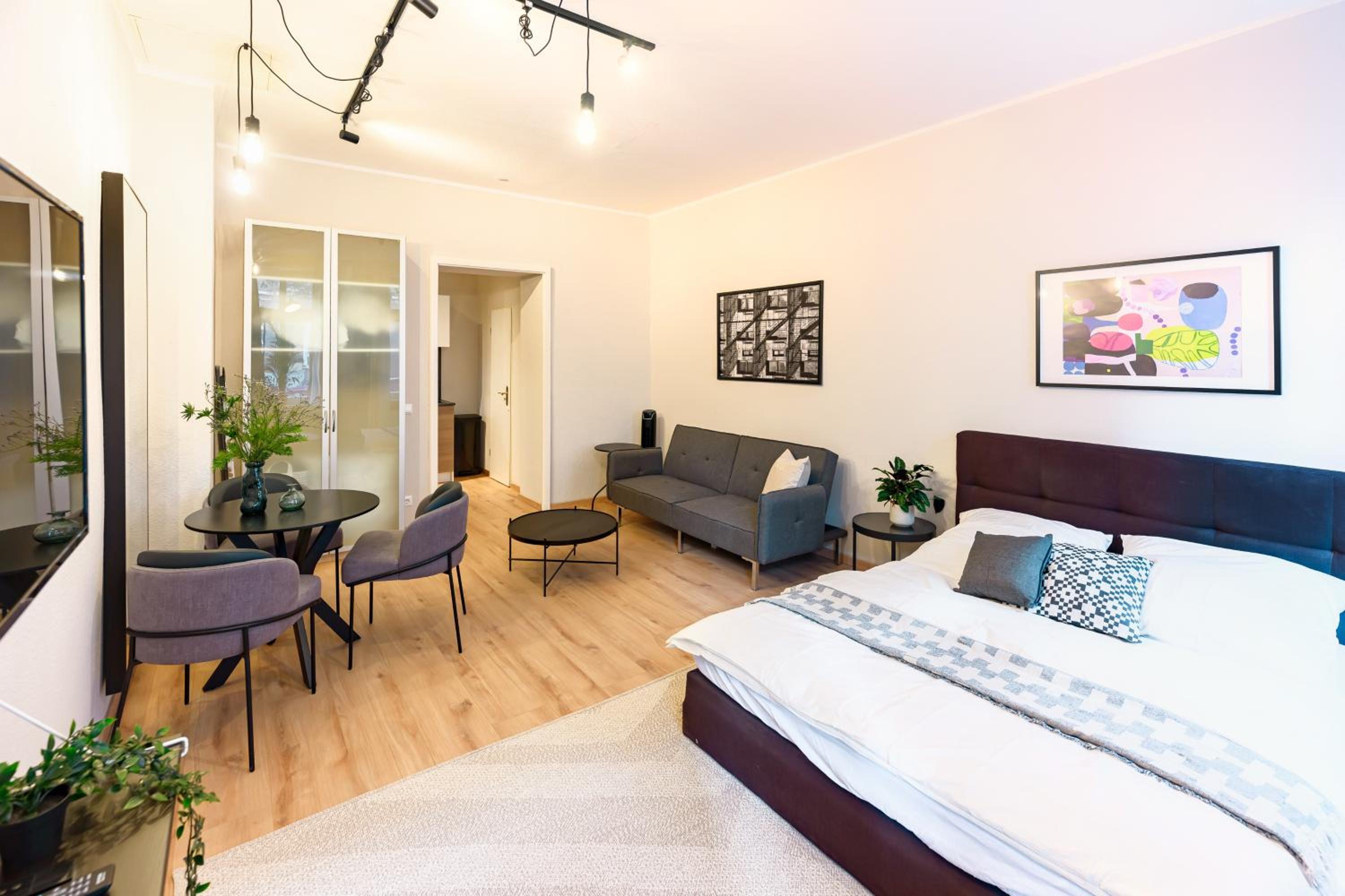 Studio Apartment photo 1