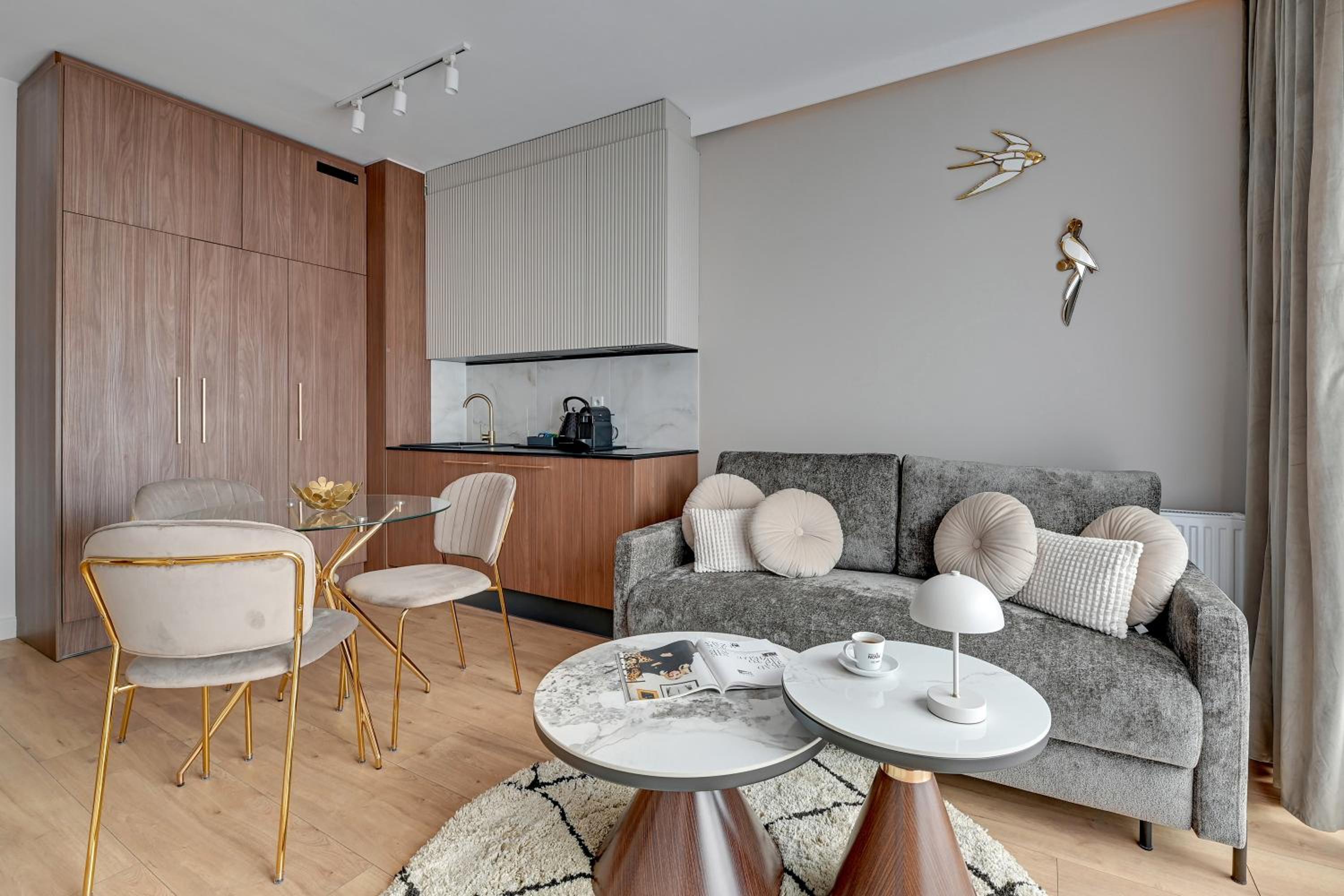 Deluxe King Suite
