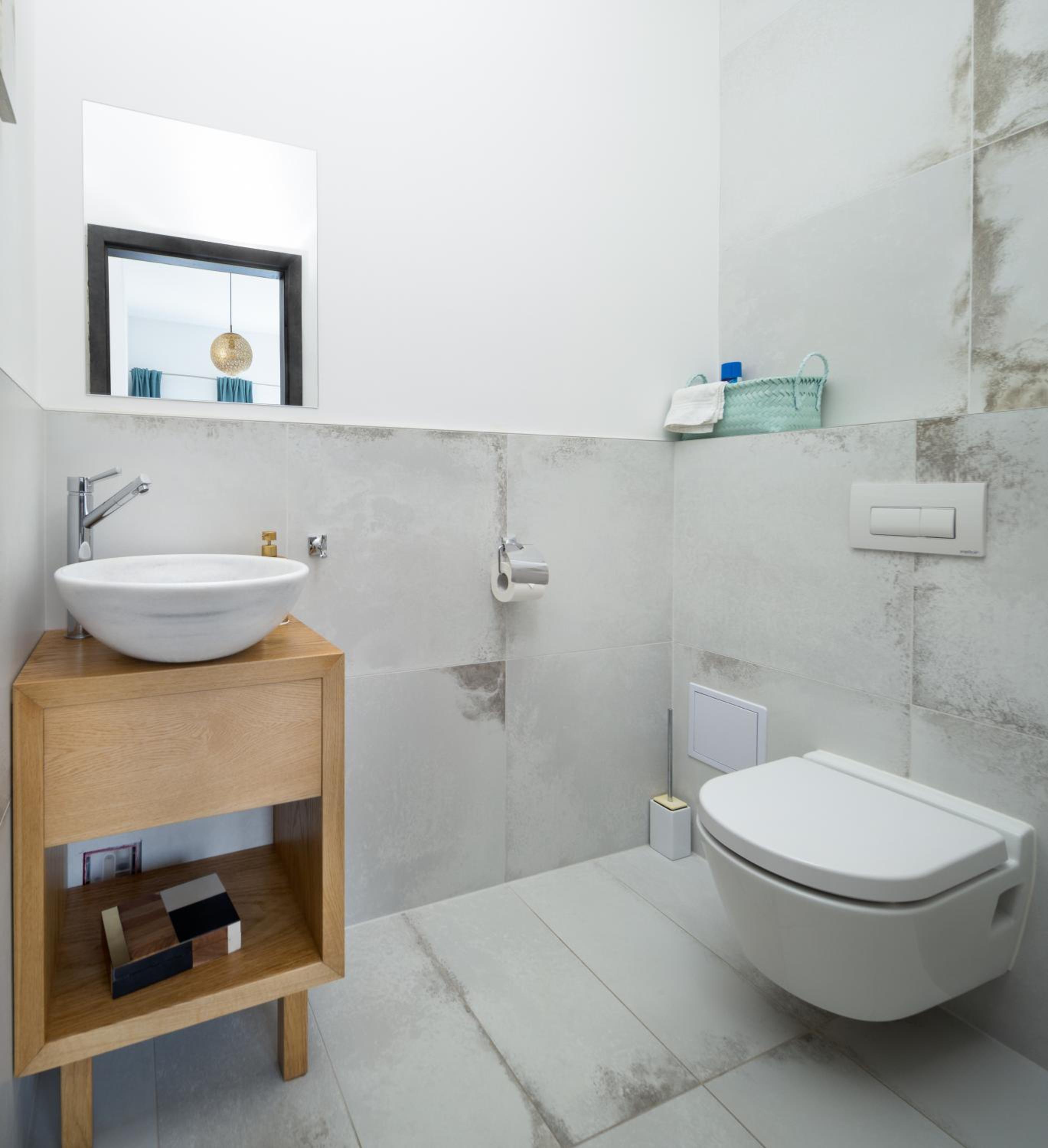 Deluxe Double Room with Balcony - Photo 9