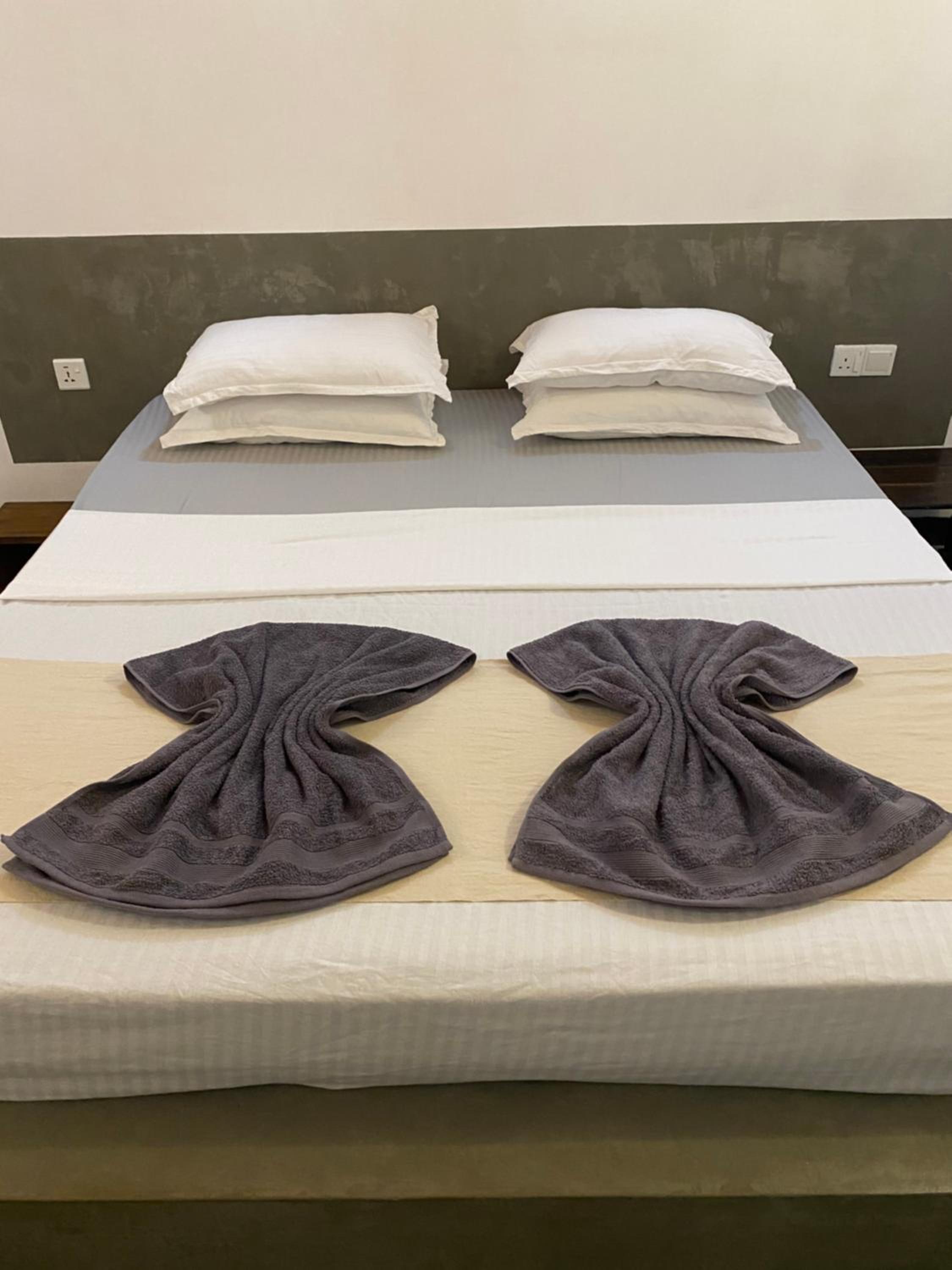 Deluxe King Room photo 1