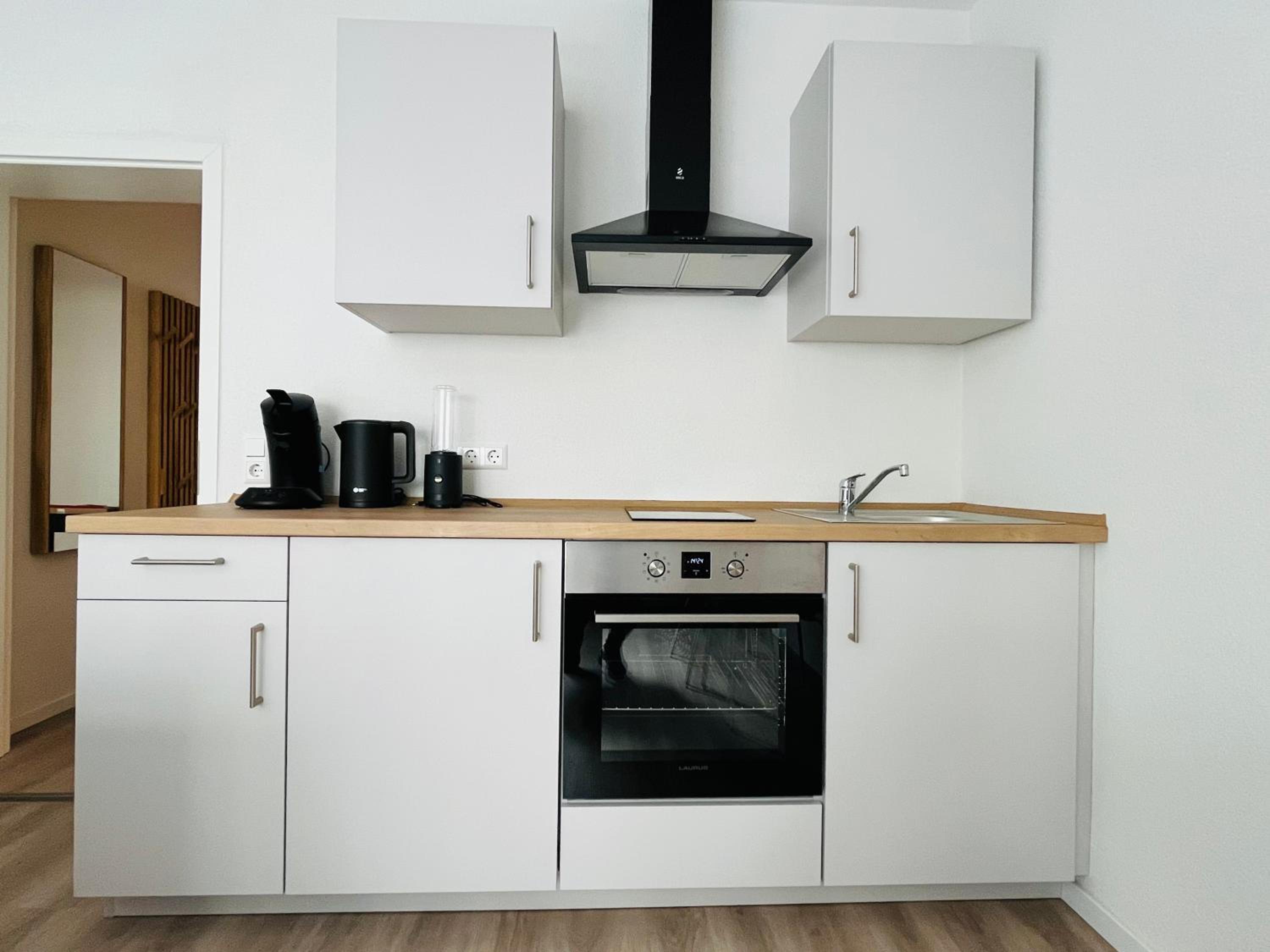 Studio Apartment with One Double Bed photo 2
