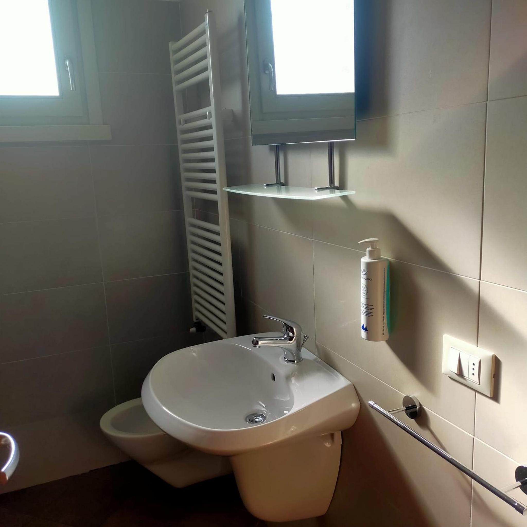 Basic One-Bedroom Apartment photo 2