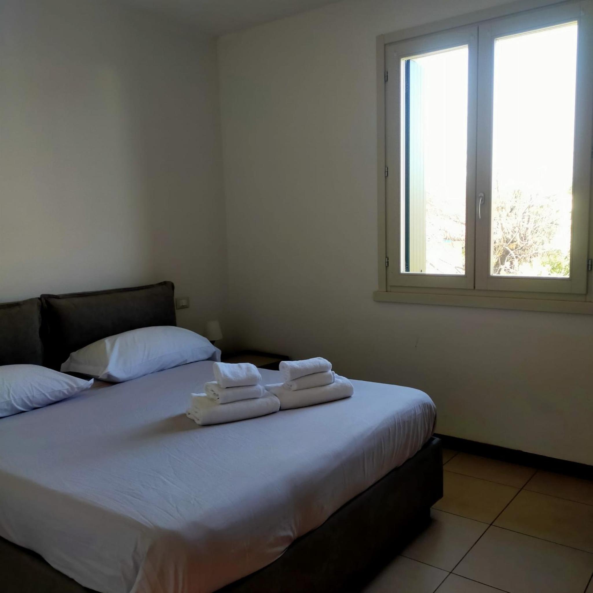 Basic One-Bedroom Apartment photo 1
