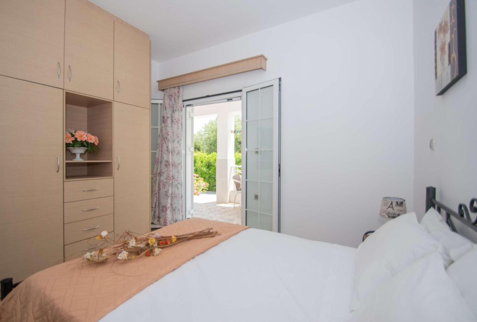 Three-Bedroom Villa photo 1