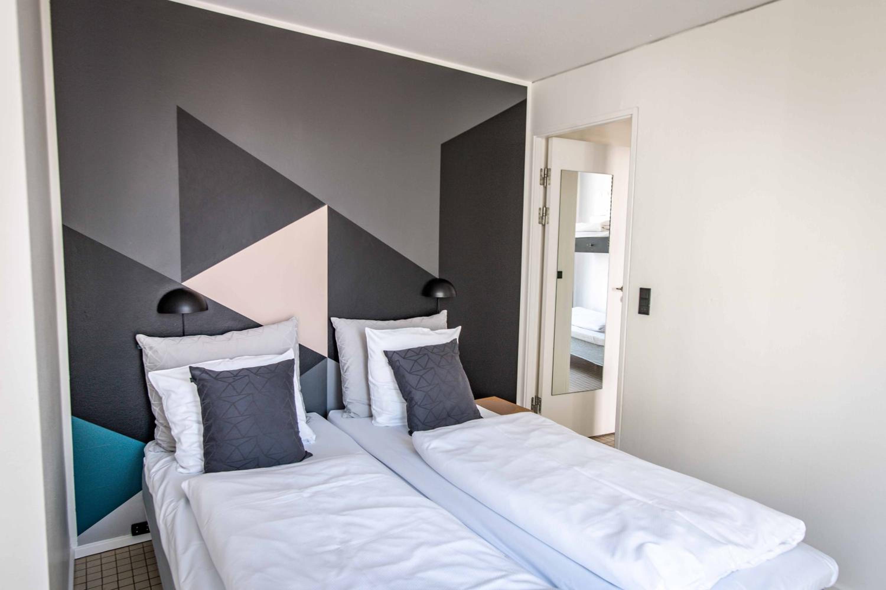 Two-Bedroom Apartment with Courtyard View