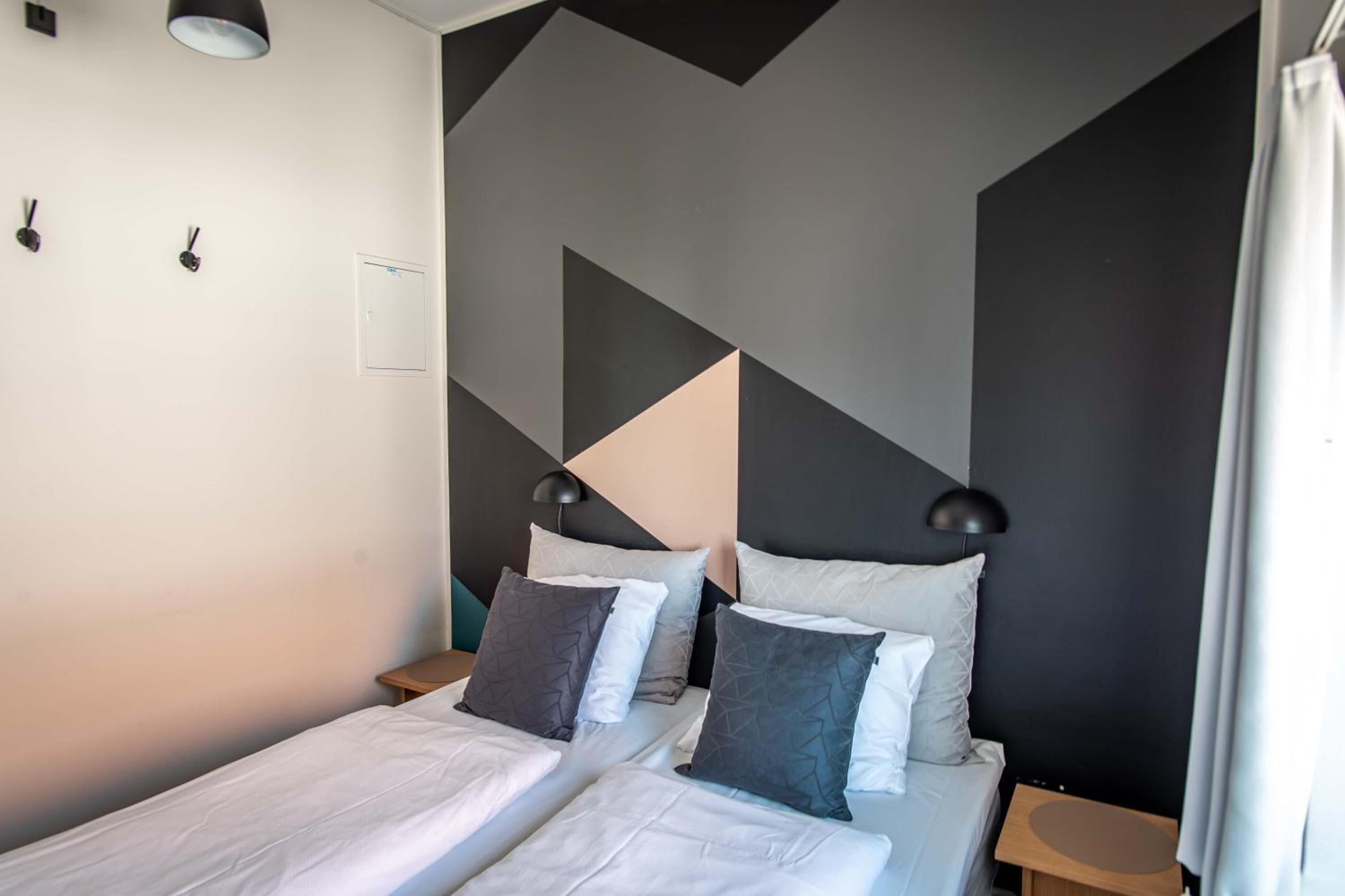 Apartment with Two Double Rooms and with Partial Lake View