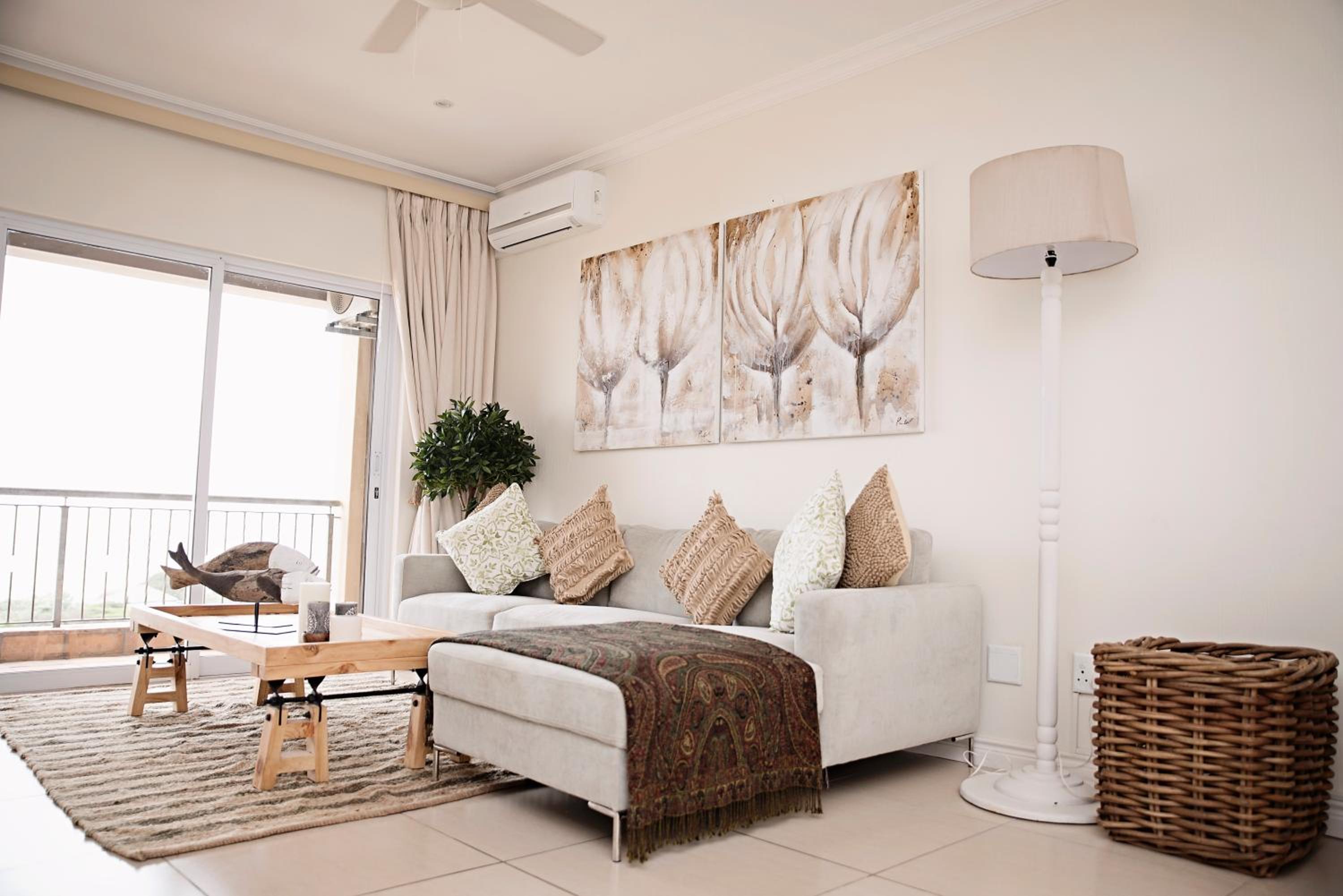 Honeymoon Suite - Photo 1