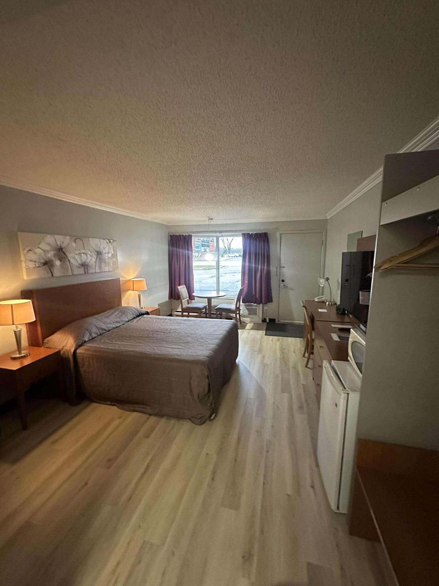 Queen Room