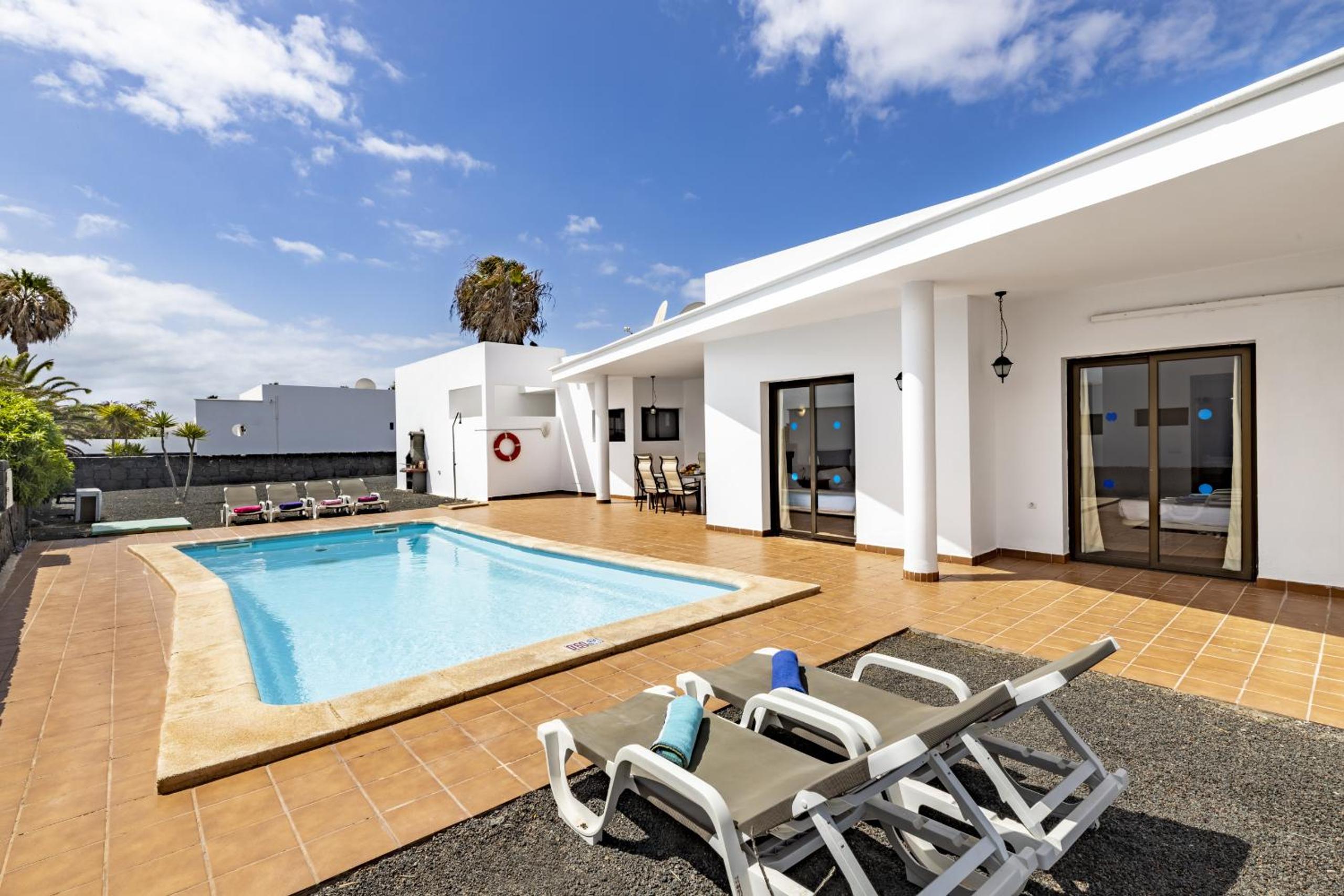 Villa photo 3