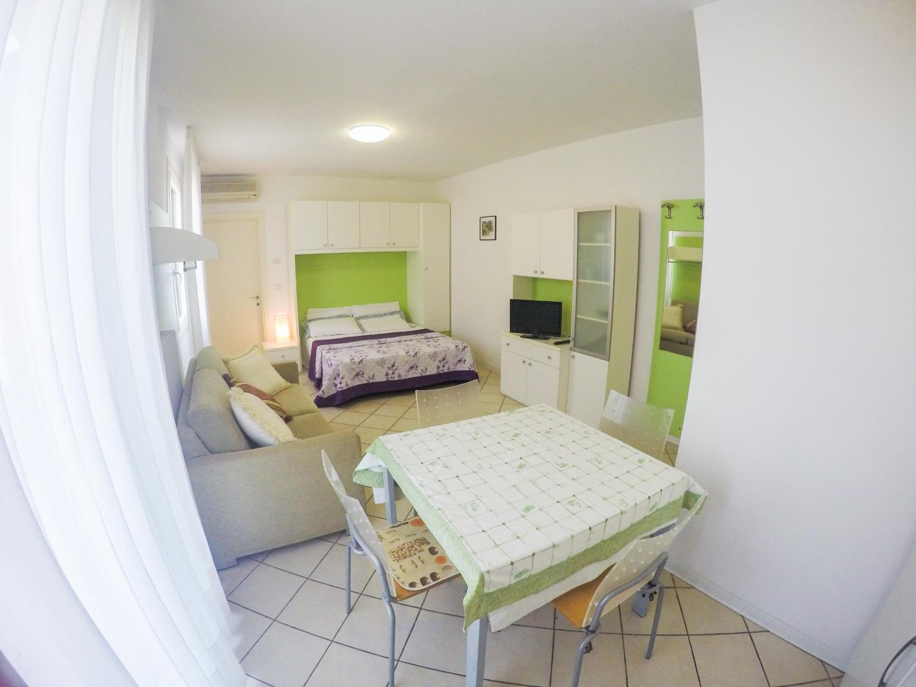 Studio with Balcony - Photo 1