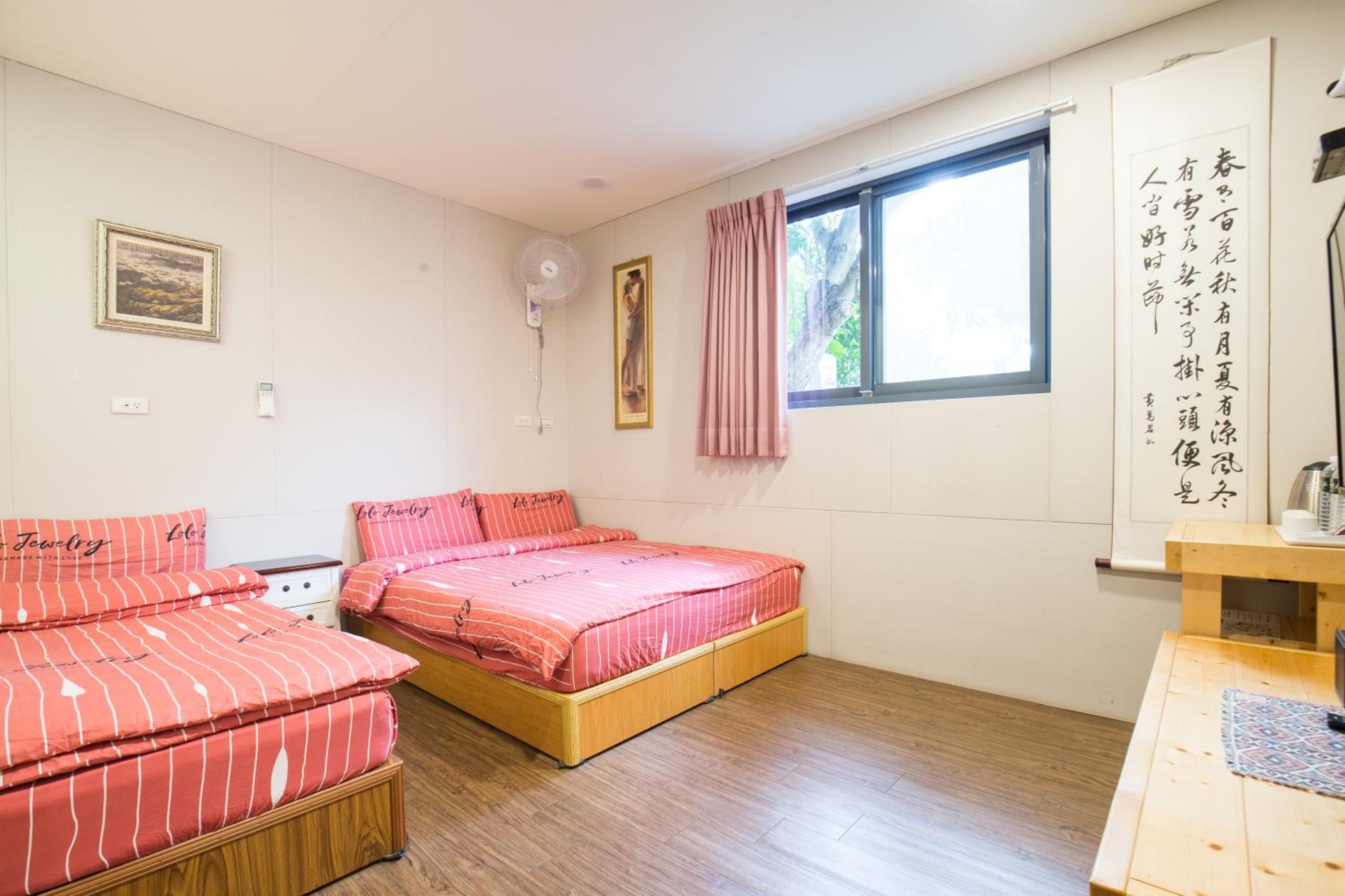 Exquisite Double Room with Private Bathroom photo 3
