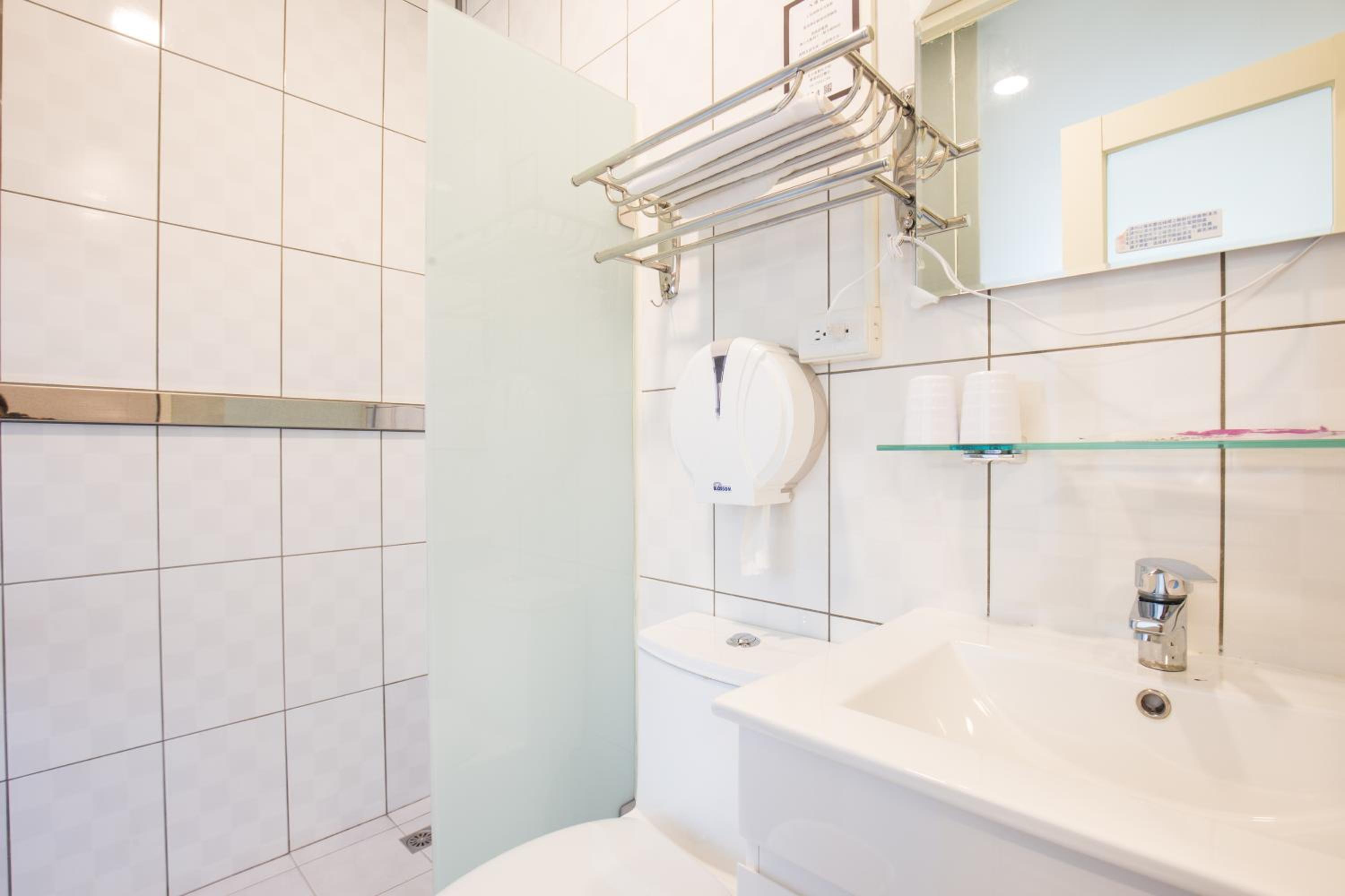 Exquisite Double Room with Private Bathroom photo 2