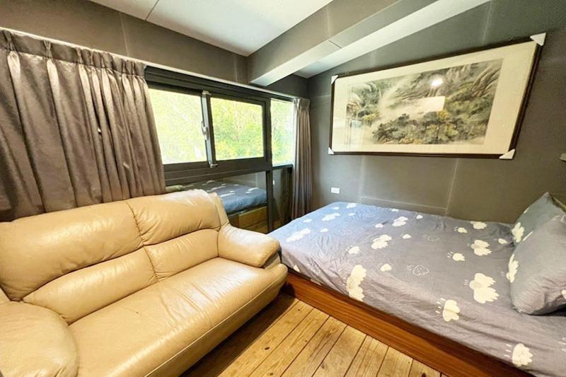 Standard Double Room with Shared Bathroom photo 3