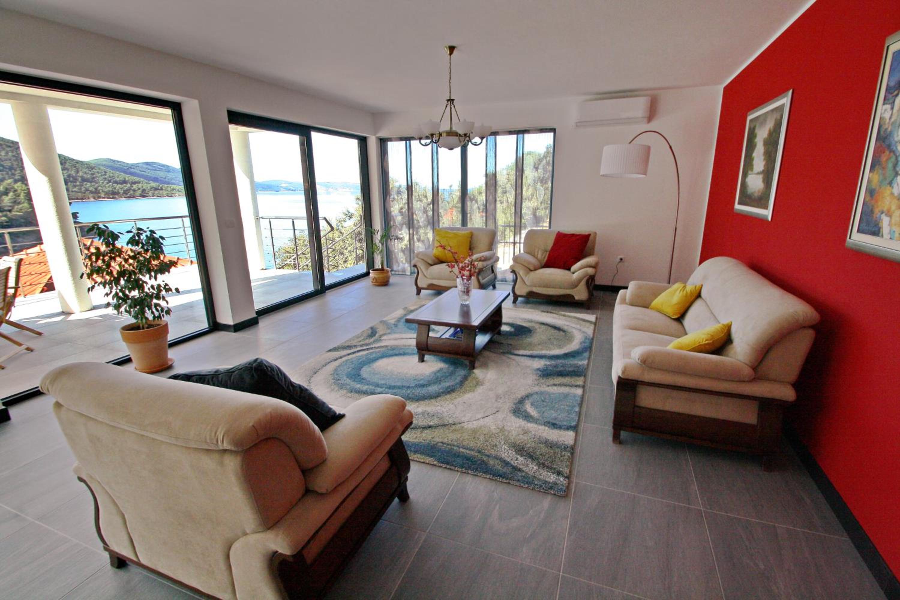 Villa photo 1