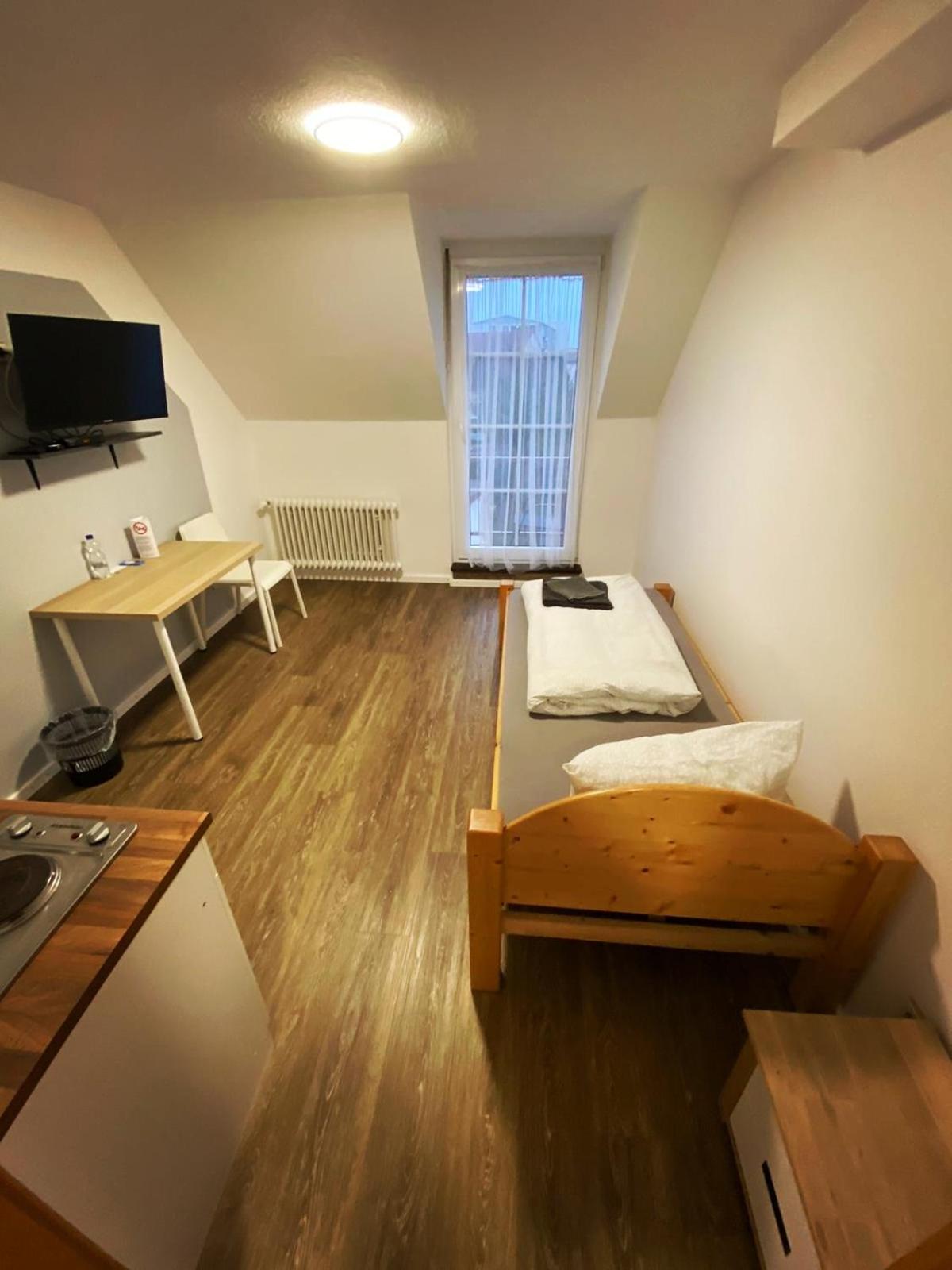 Single Room with Balcony photo 3