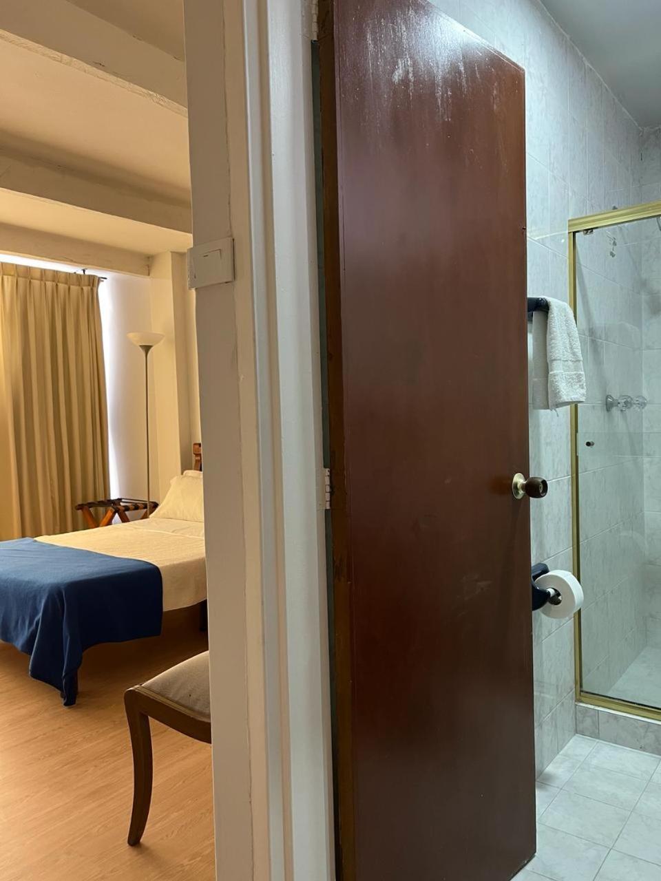 Quadruple Room with Private Bathroom photo 3