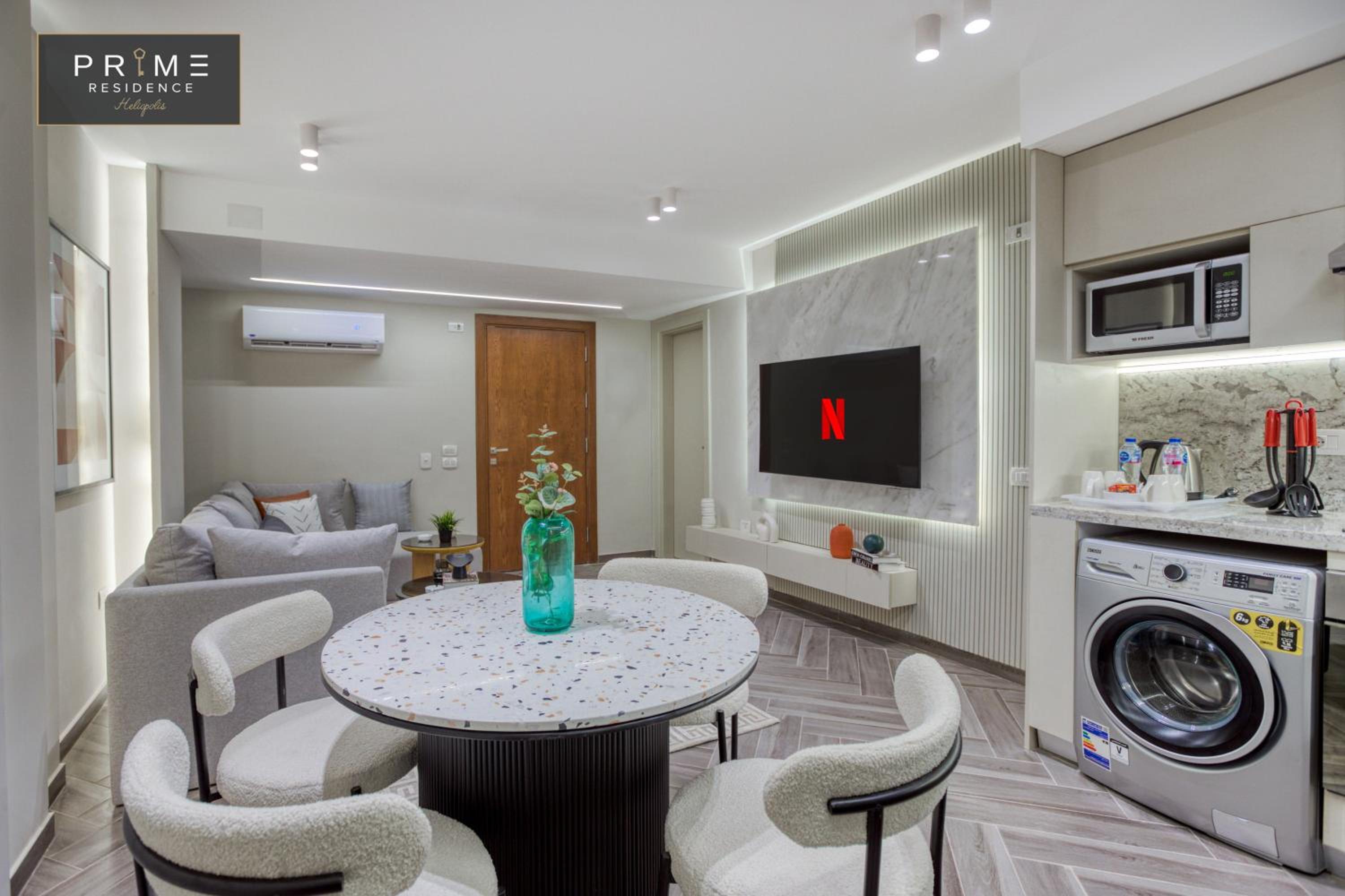 One-Bedroom Standard Apartment - Photo 32