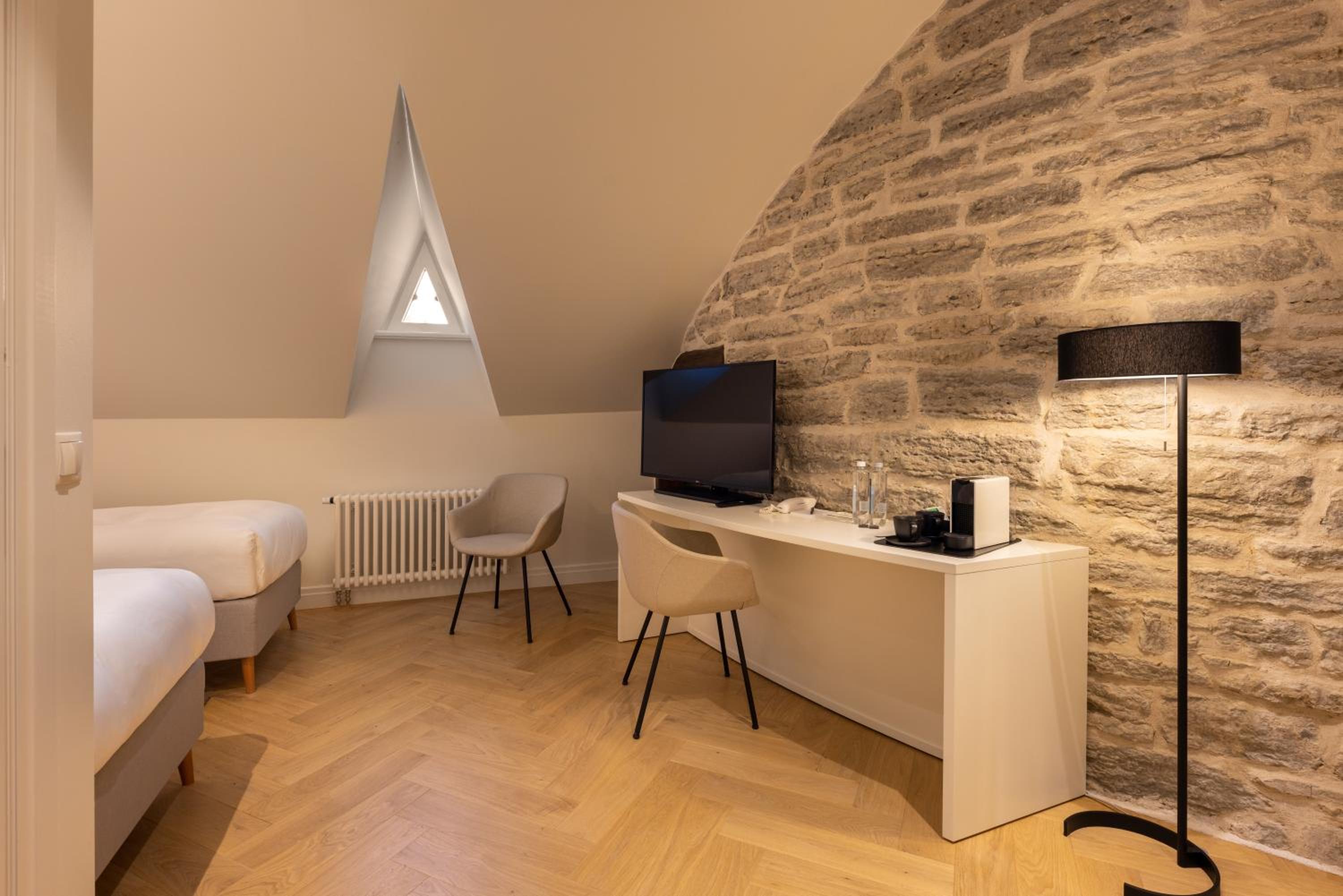 Attic Twin Room - Photo 3