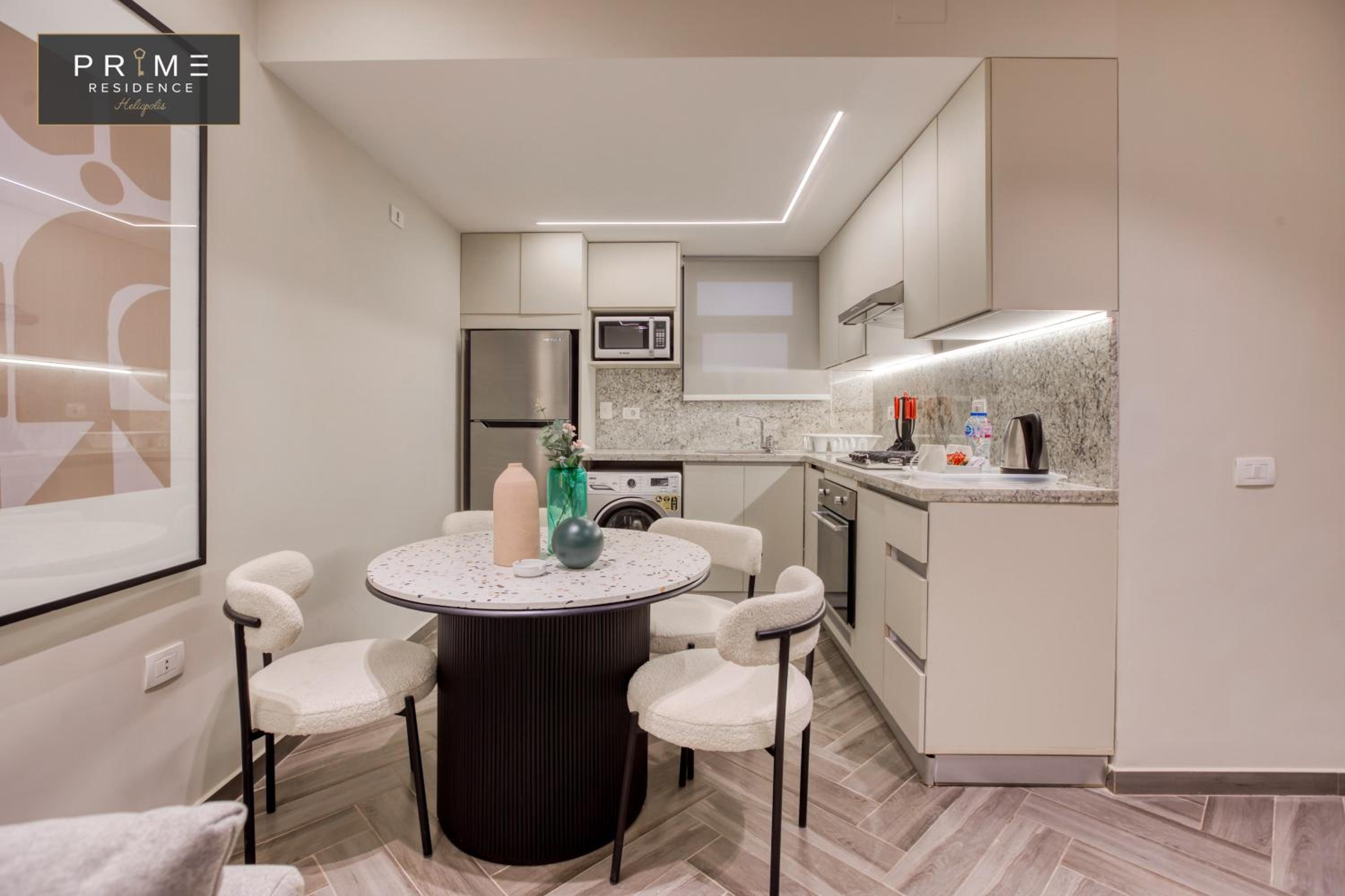One-Bedroom Superior Apartment - Photo 9