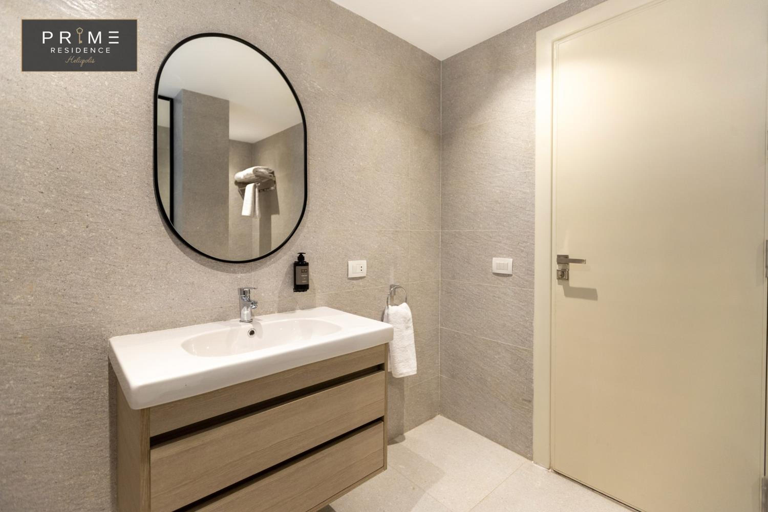 One-Bedroom Superior Apartment - Photo 3