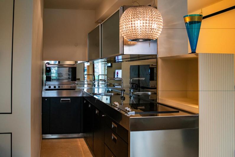 Two -Bedroom Apartment with Terrace and Canal View photo 2