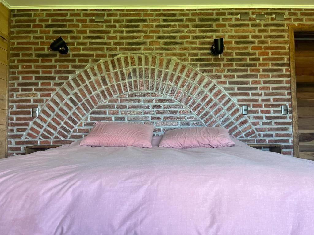 Five-Bedroom House photo 1