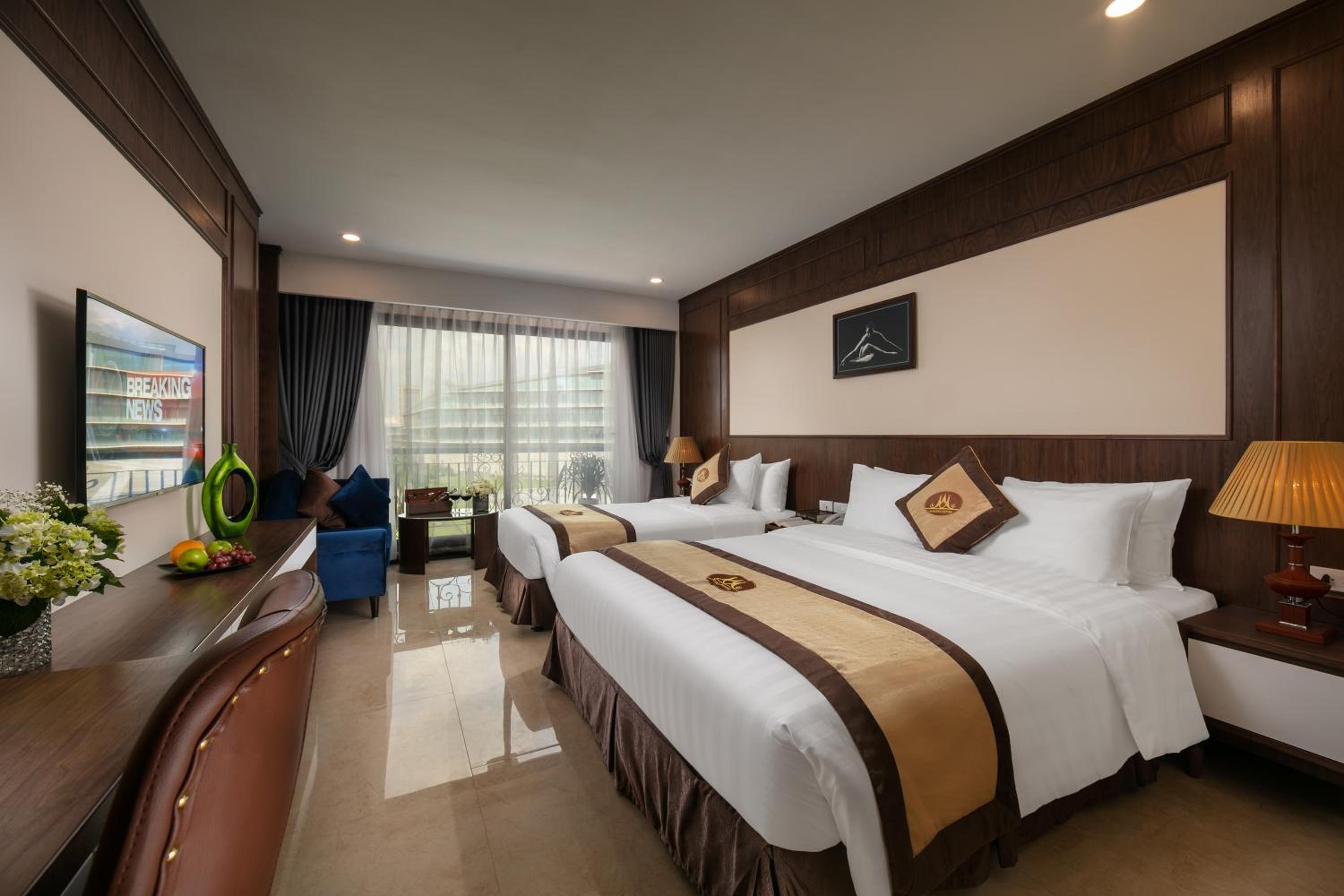 Triple Room with City View