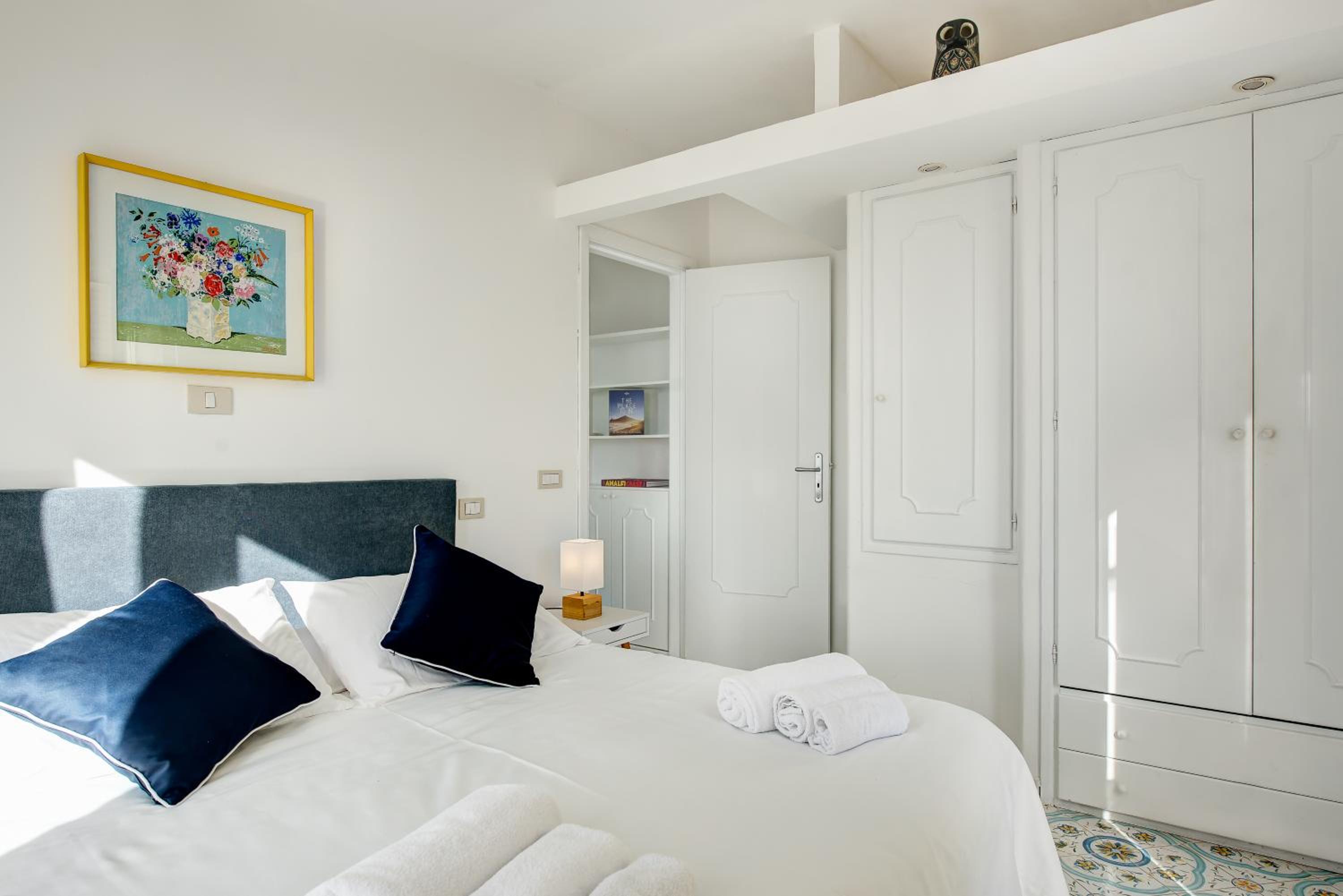 Deluxe One-Bedroom Apartment with Terrace with Sea View