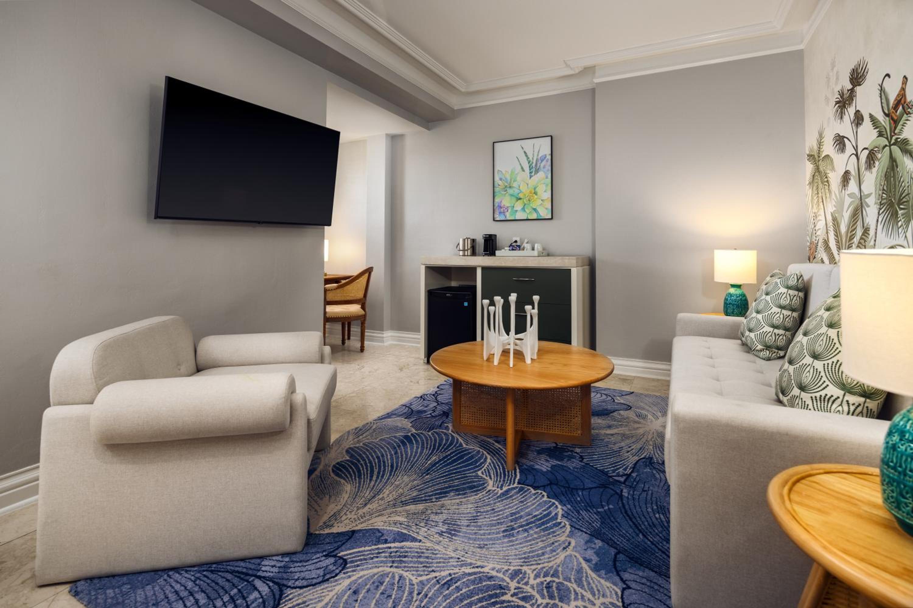 Suite with Garden View - Photo 2