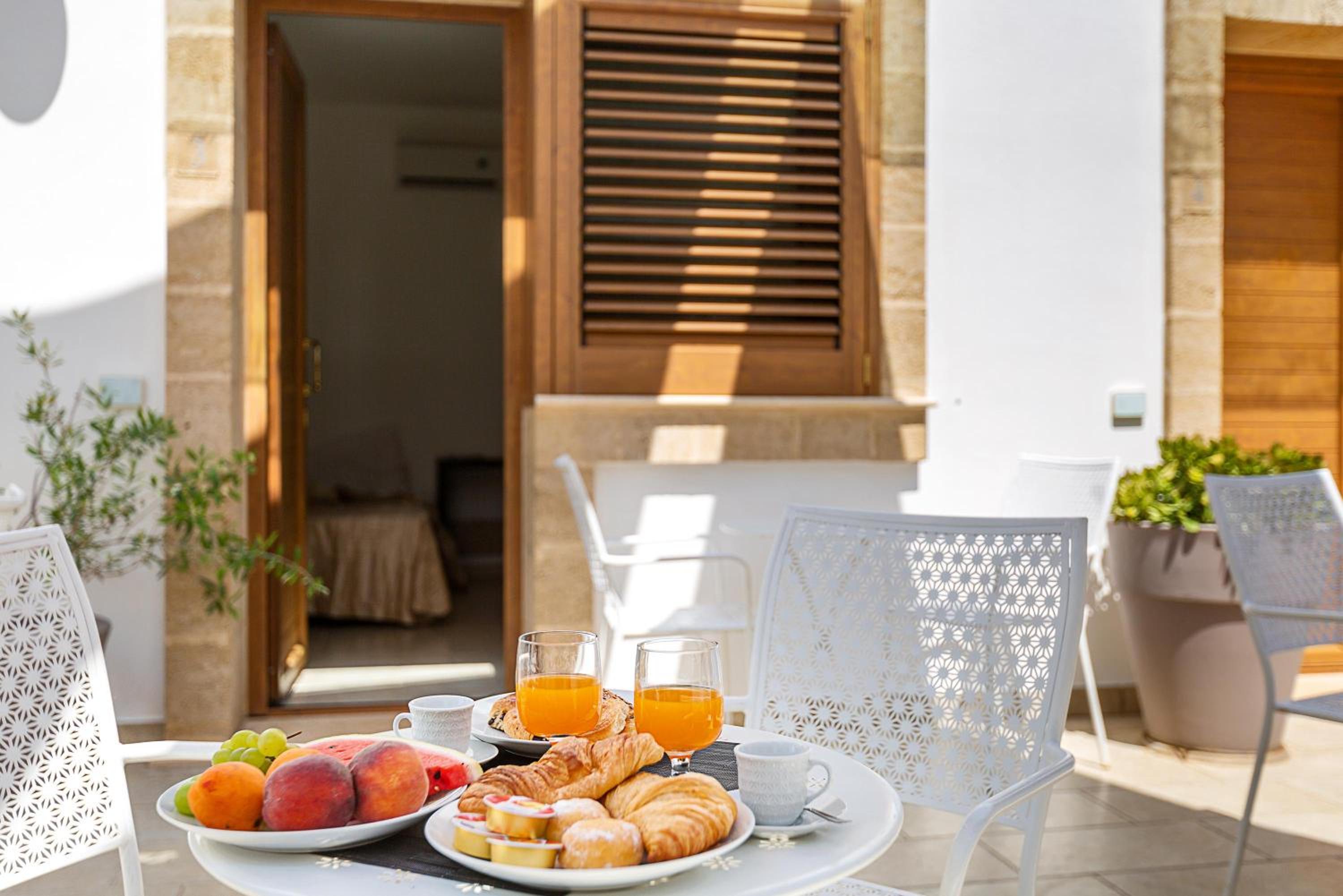 Triple Room with Terrace photo 3