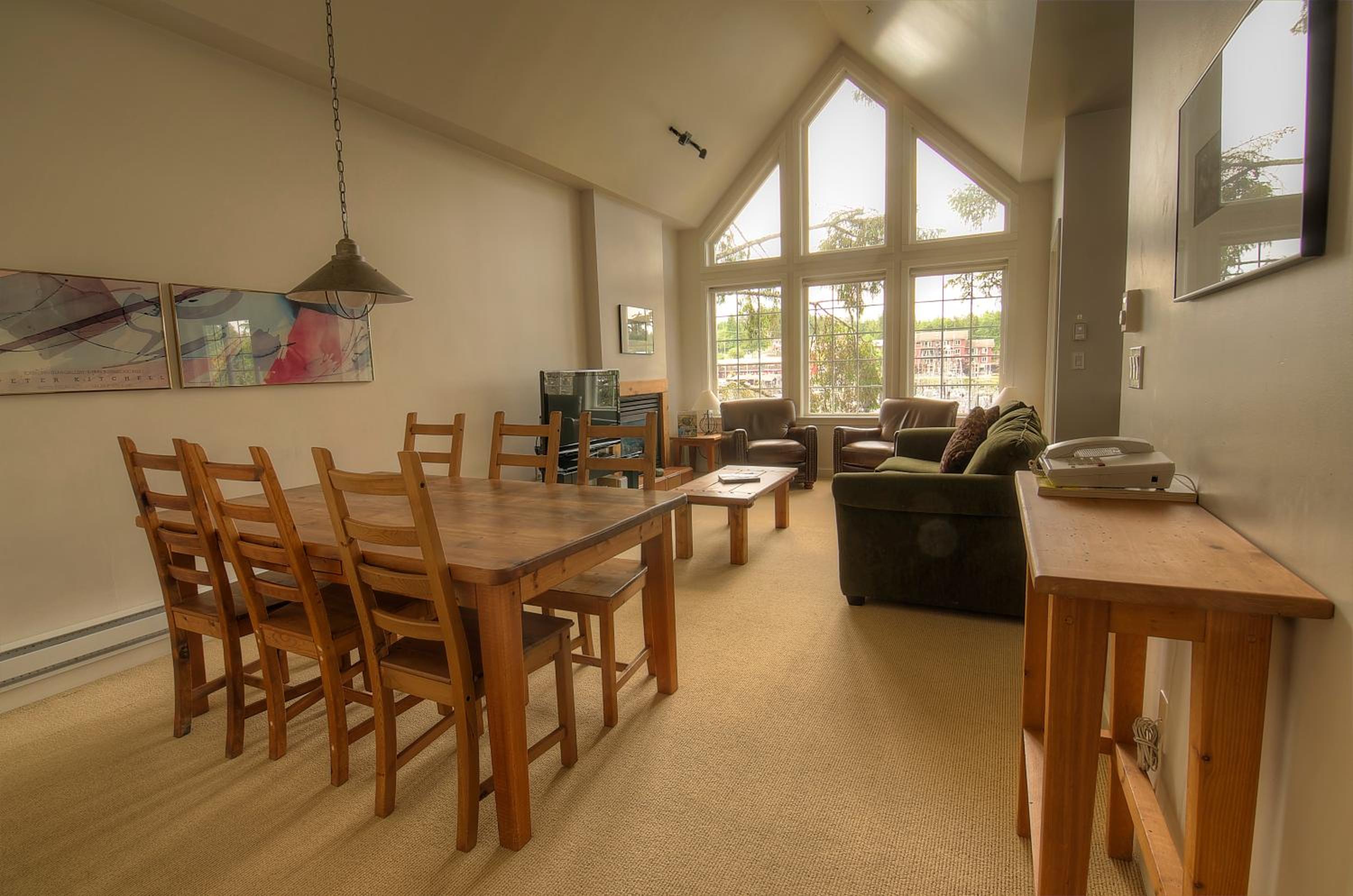 Suite with Hot Tub photo 1