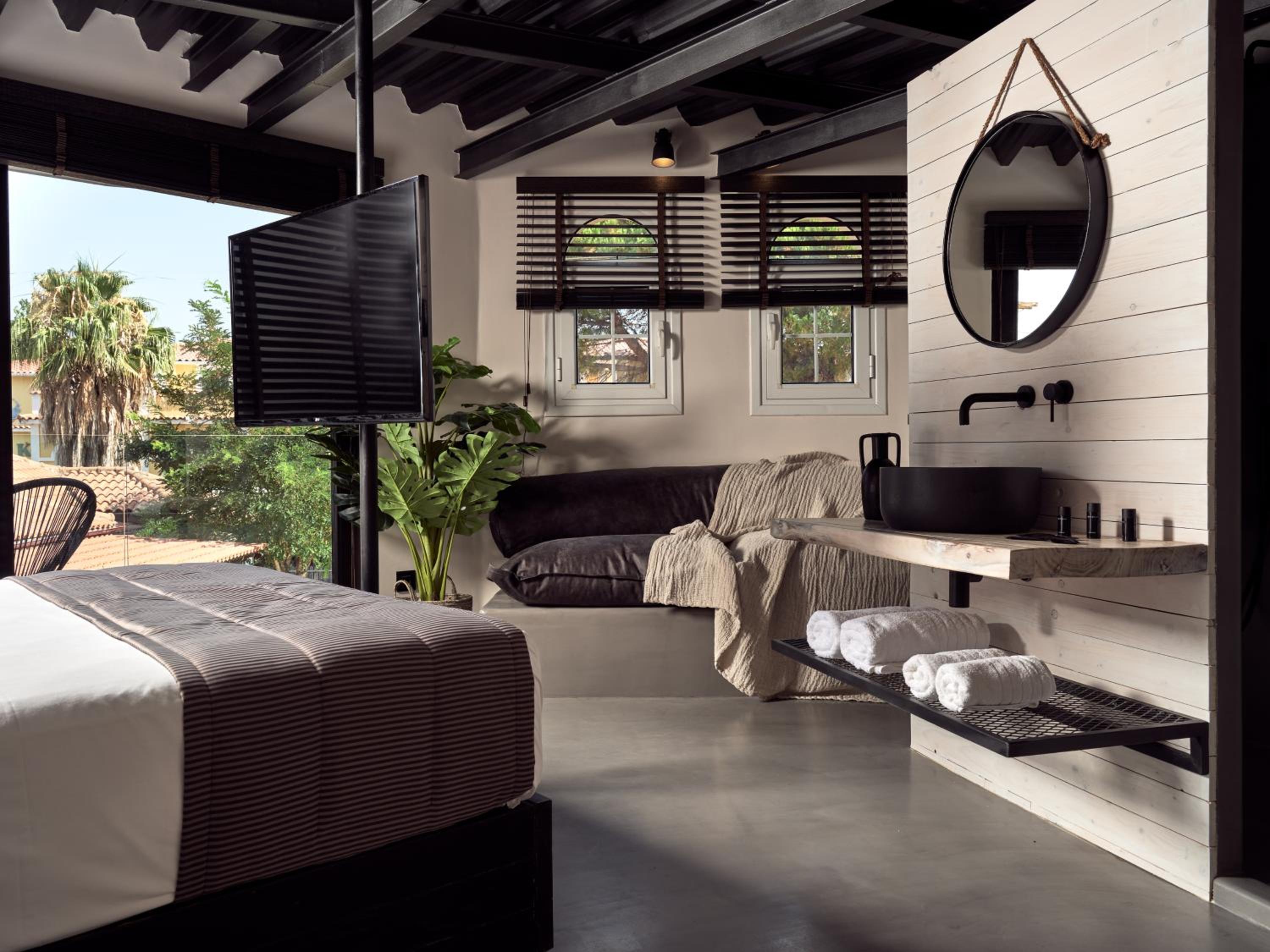 Executive Room with Landscape View - Photo 6