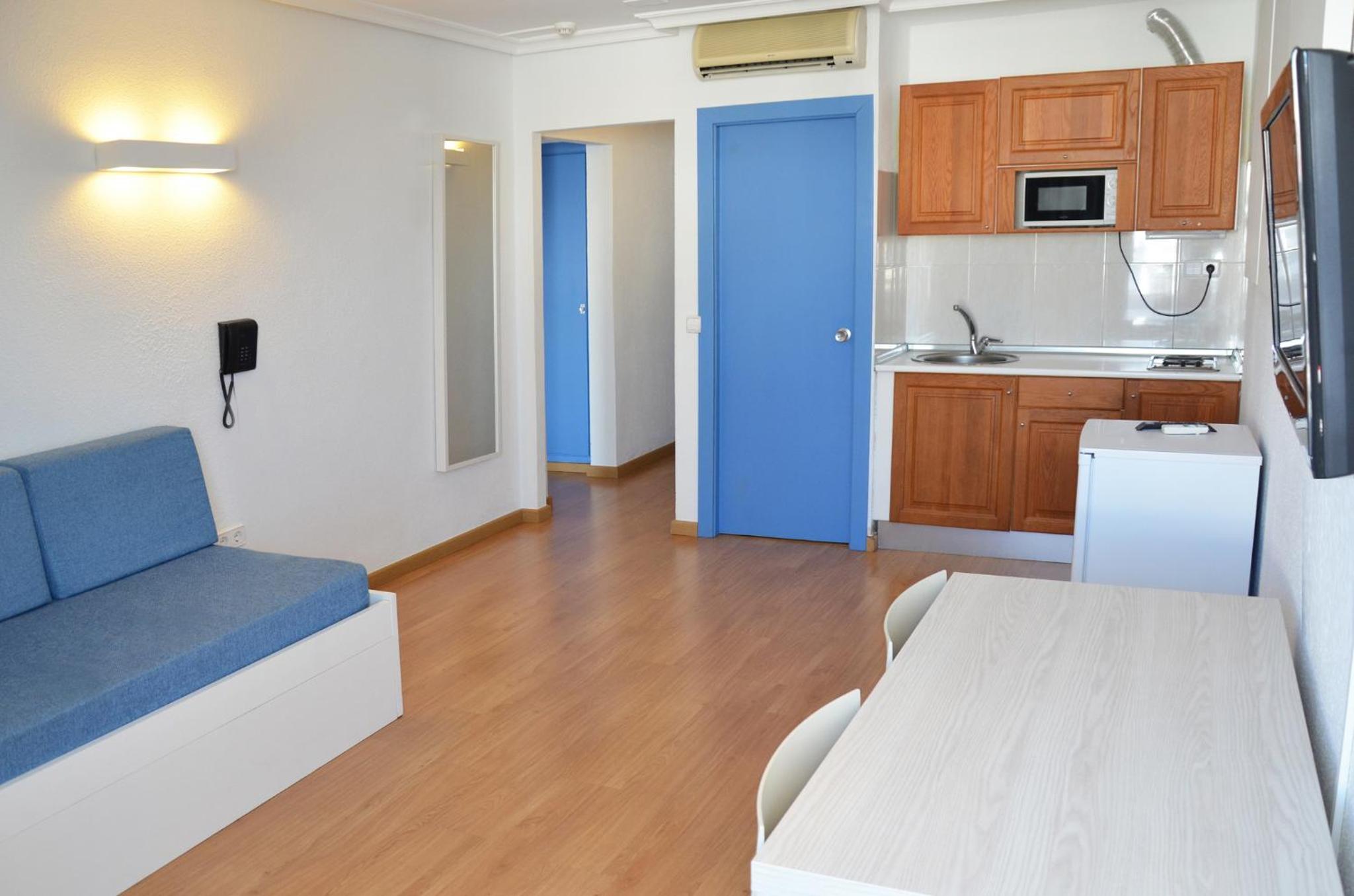 One-Bedroom Apartment photo 3