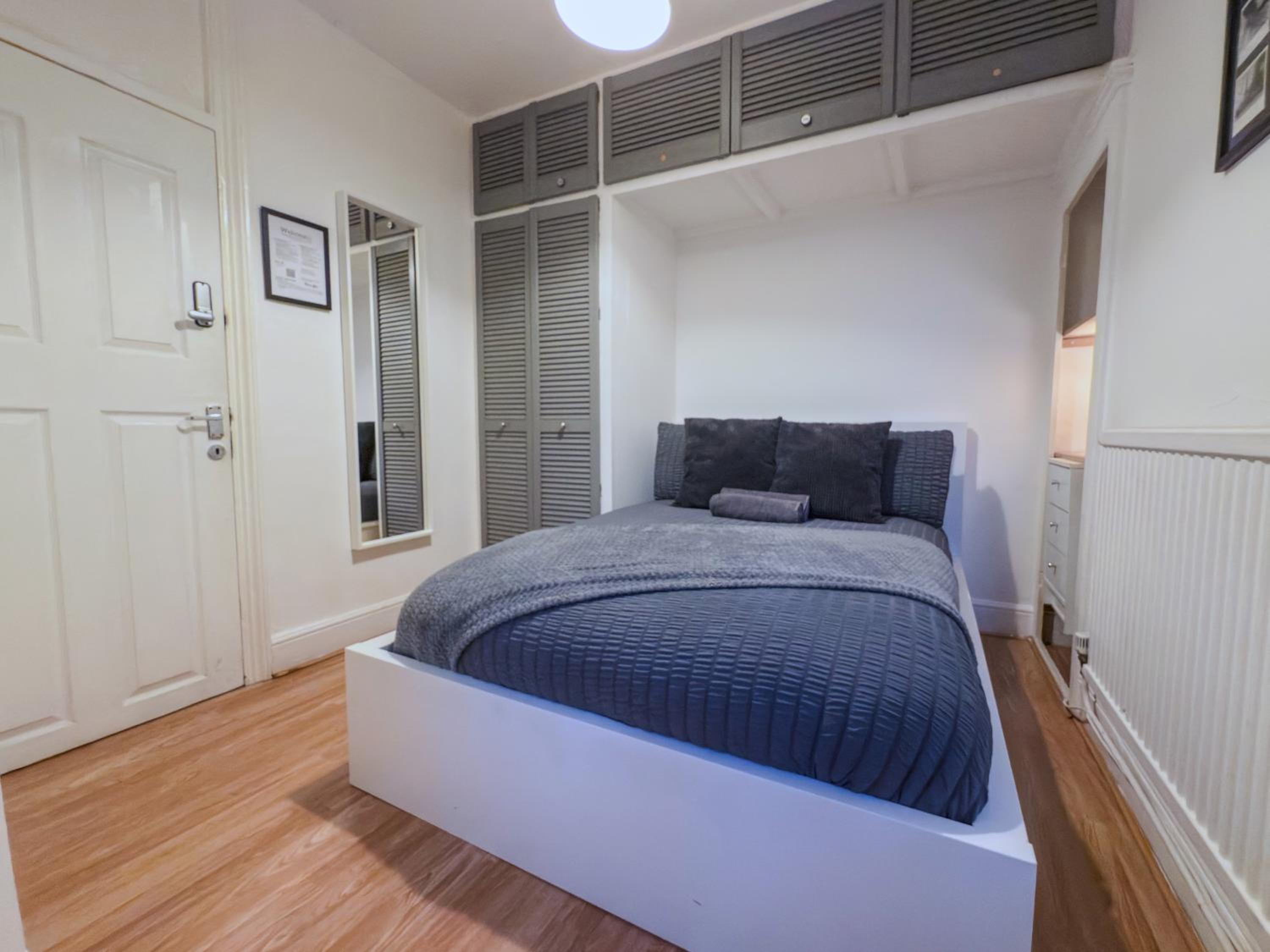 Double Room with Shared Bathroom photo 1