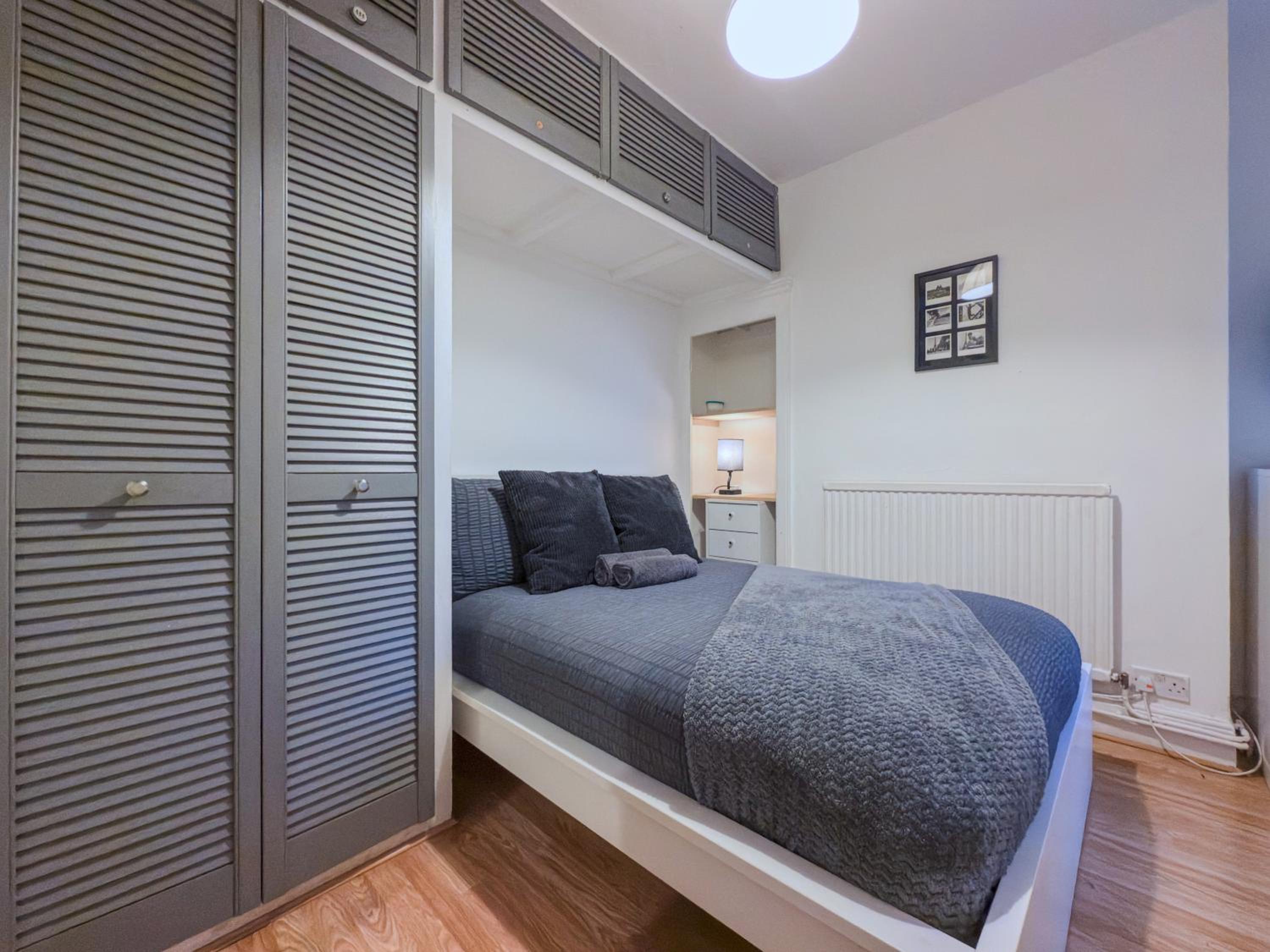 Double Room with Shared Bathroom photo 3