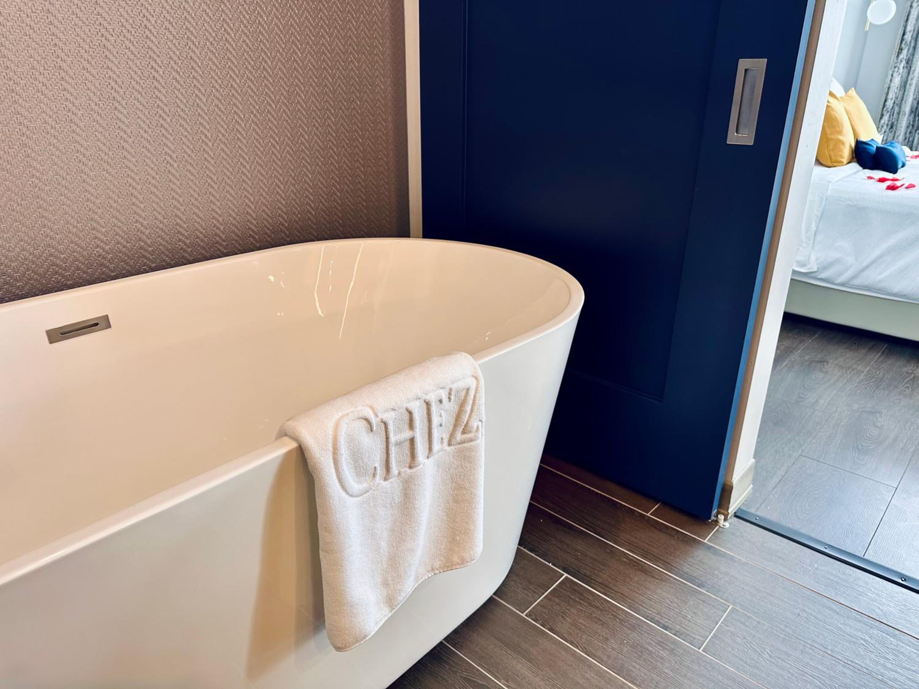 King Room with Spa Bath photo 3