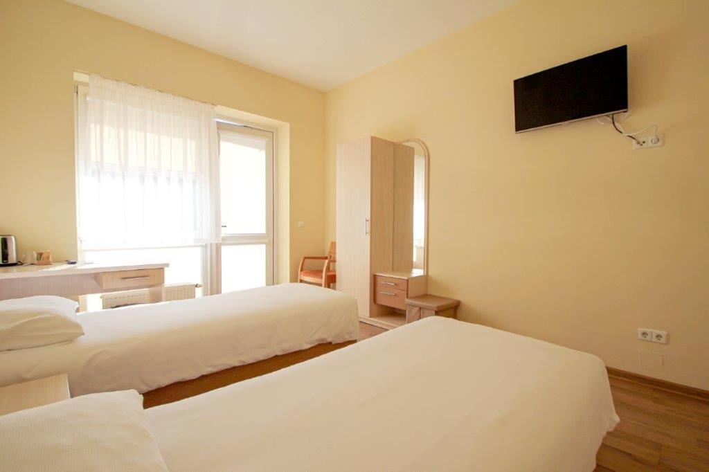 Standard Twin Room photo 2