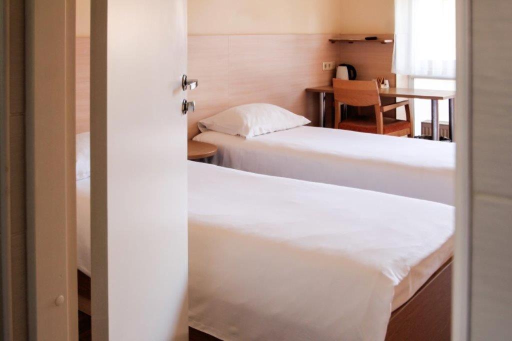 Standard Twin Room photo 3