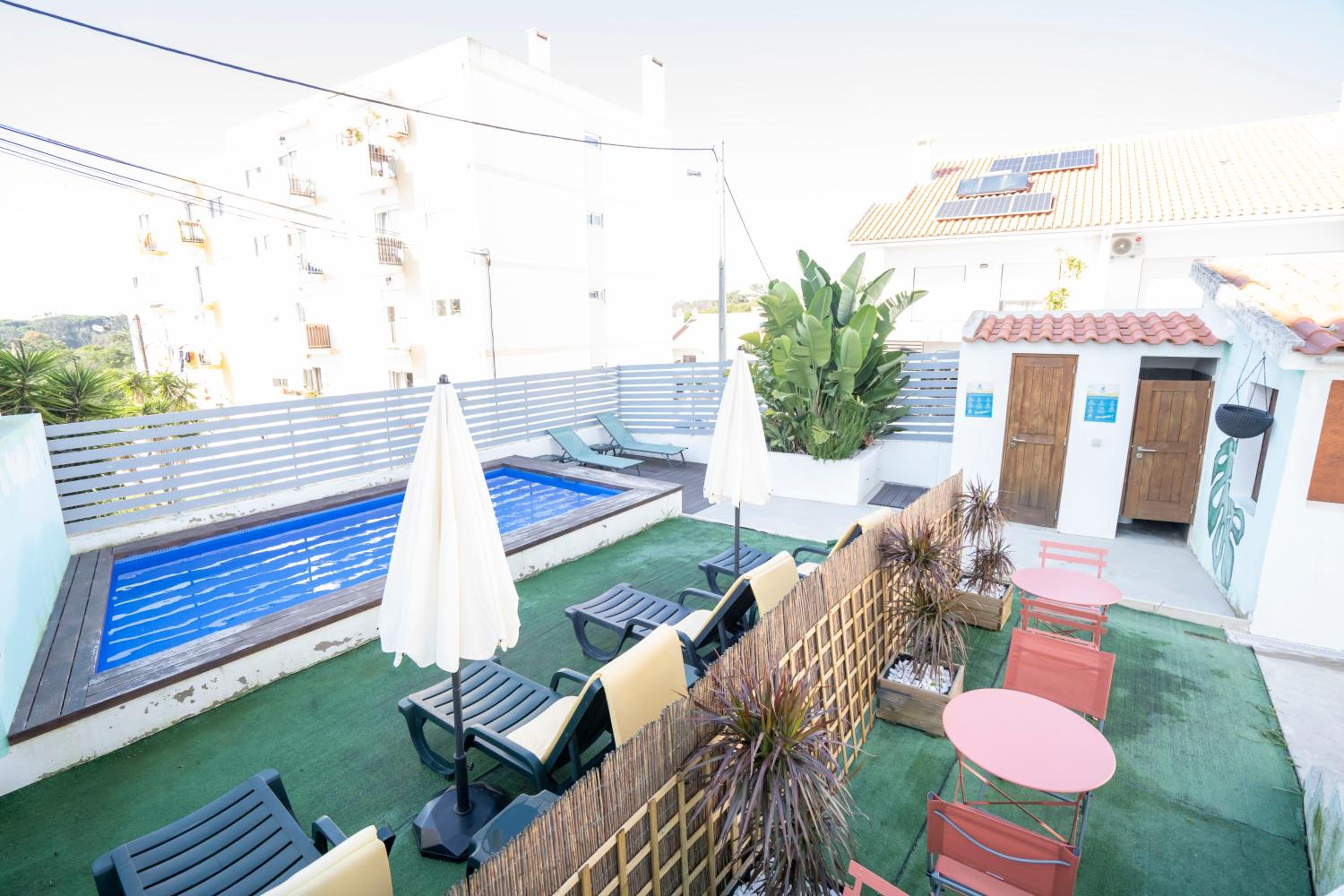 Double Room with Pool View - Photo 2