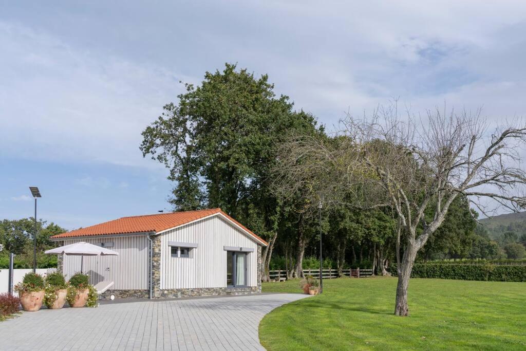 Three-Bedroom House photo 2