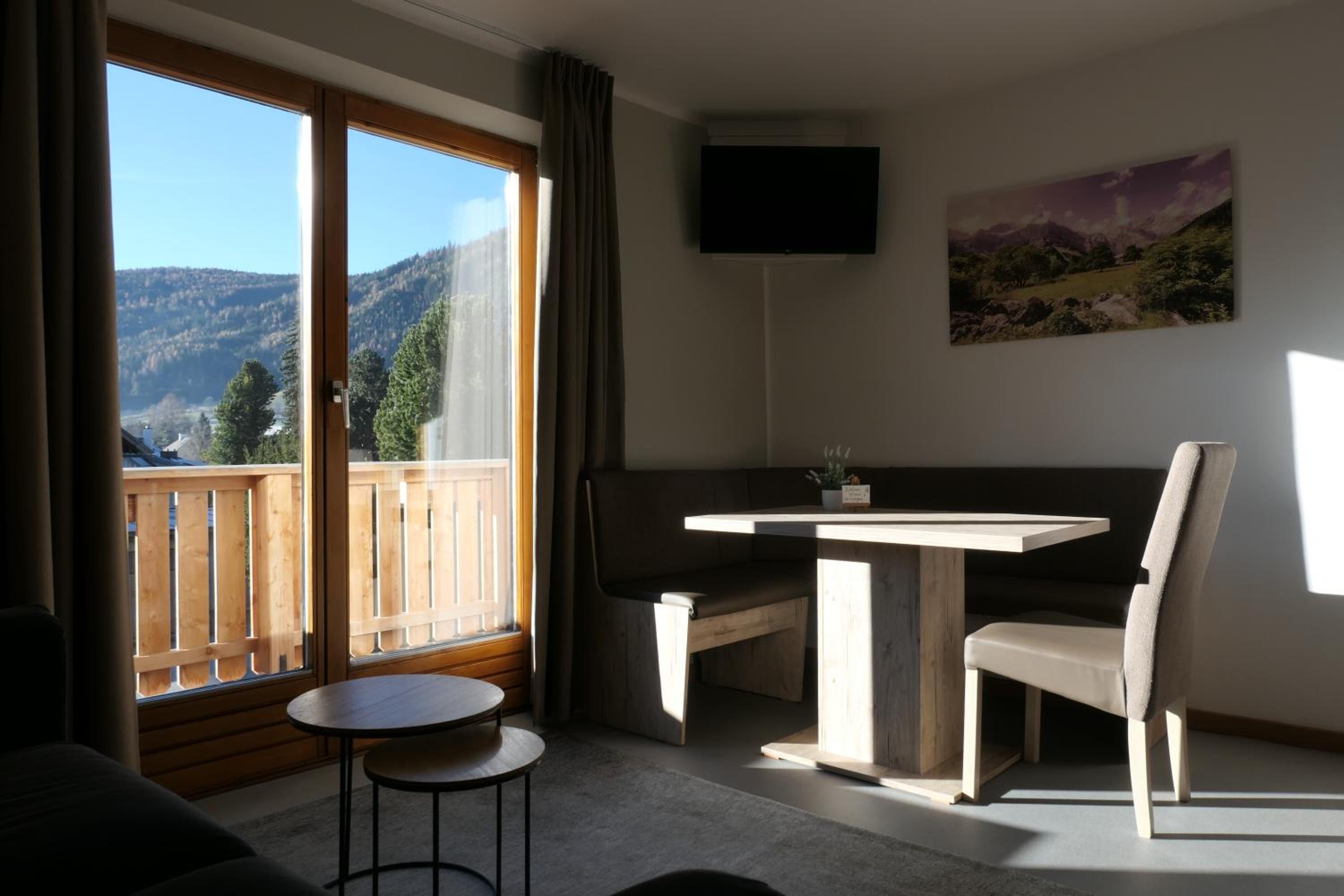 One-Bedroom Apartment - Photo 3