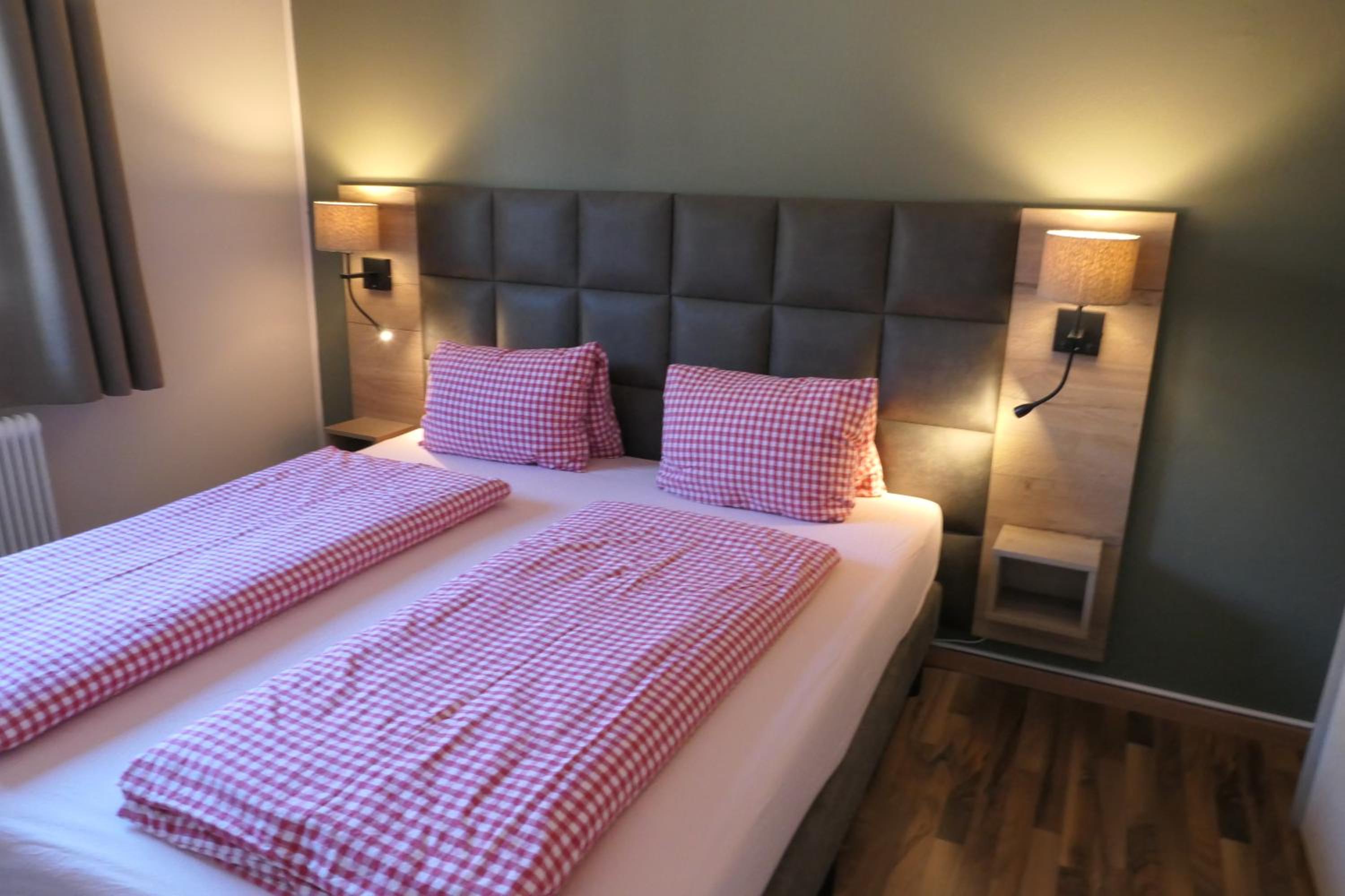 Three-Bedroom Apartment - Photo 6