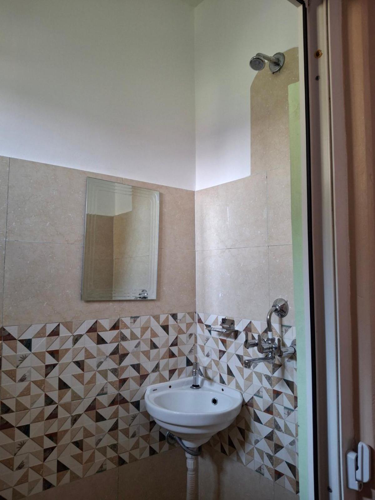 Budget Double Room photo 2