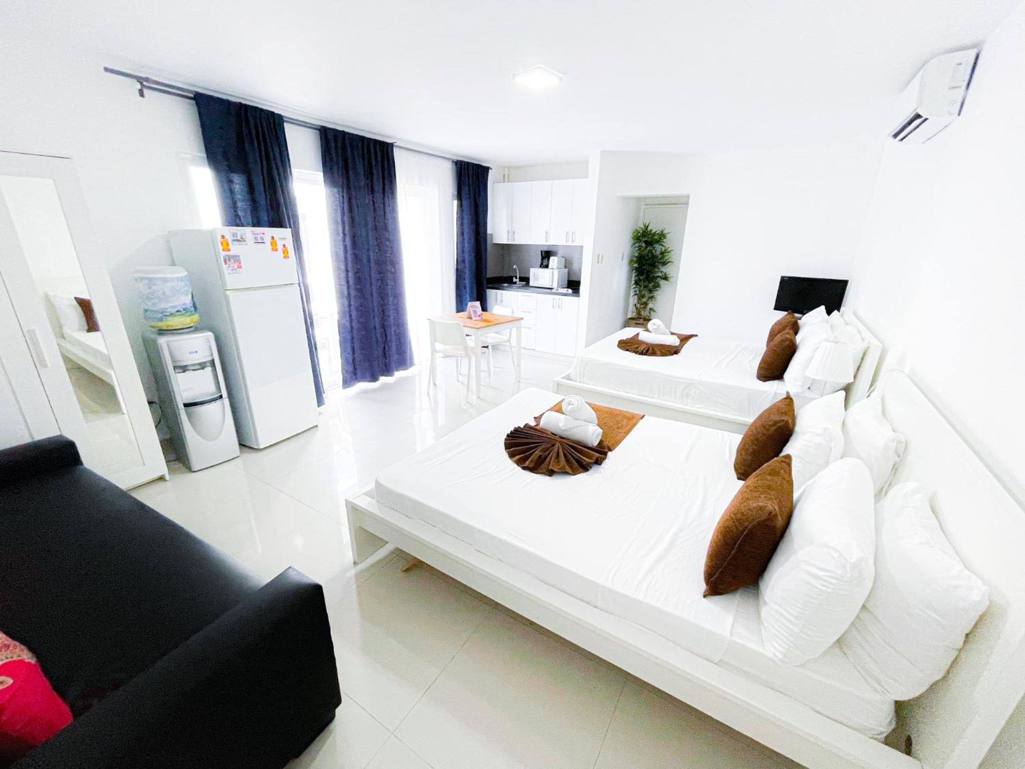 Deluxe King Studio