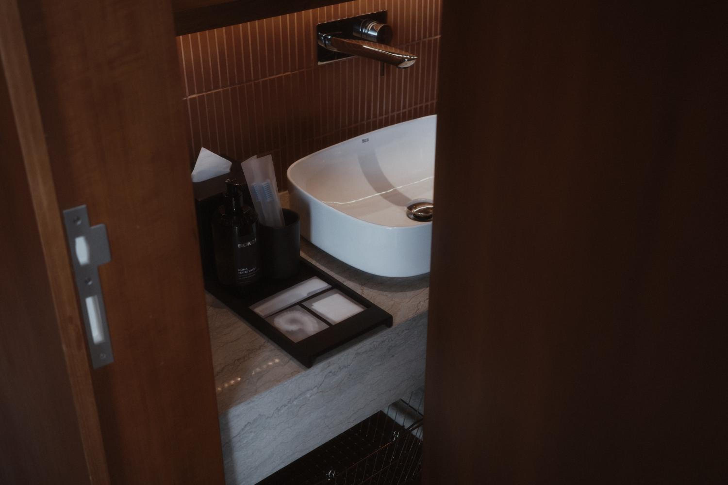 Suite with Sea View - Photo 11