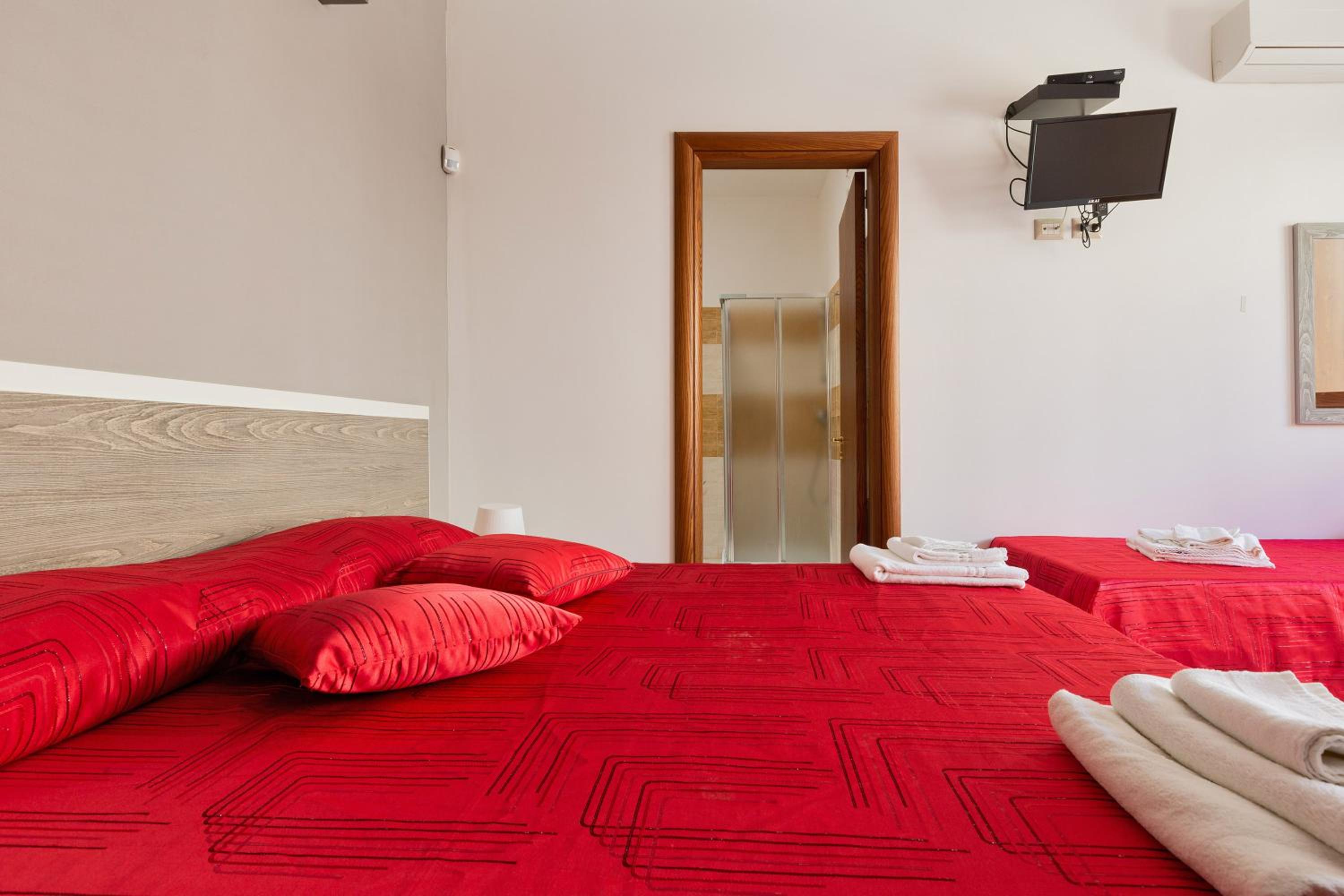 Deluxe Triple Room photo 2