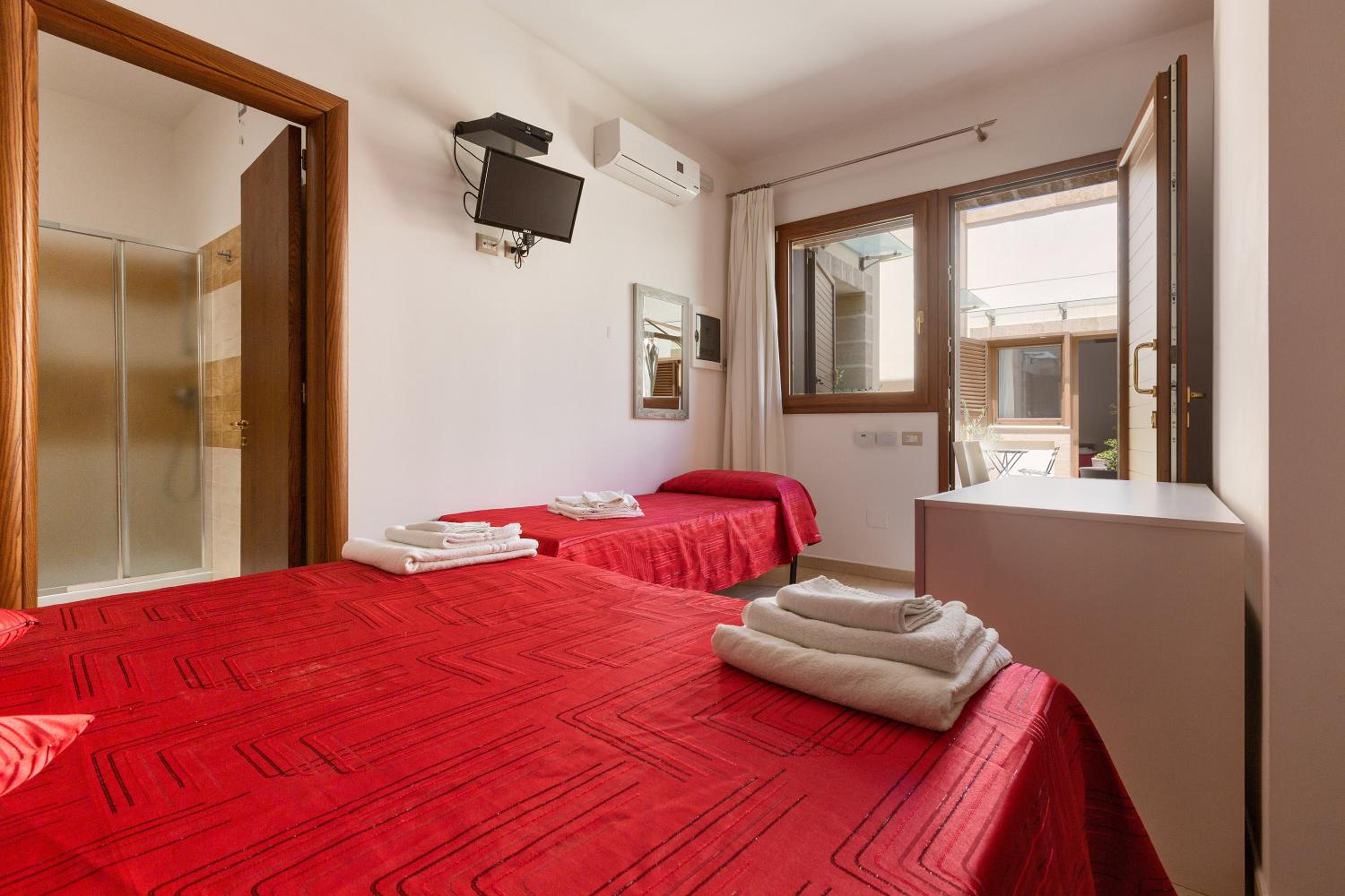 Triple Room with Terrace photo 1