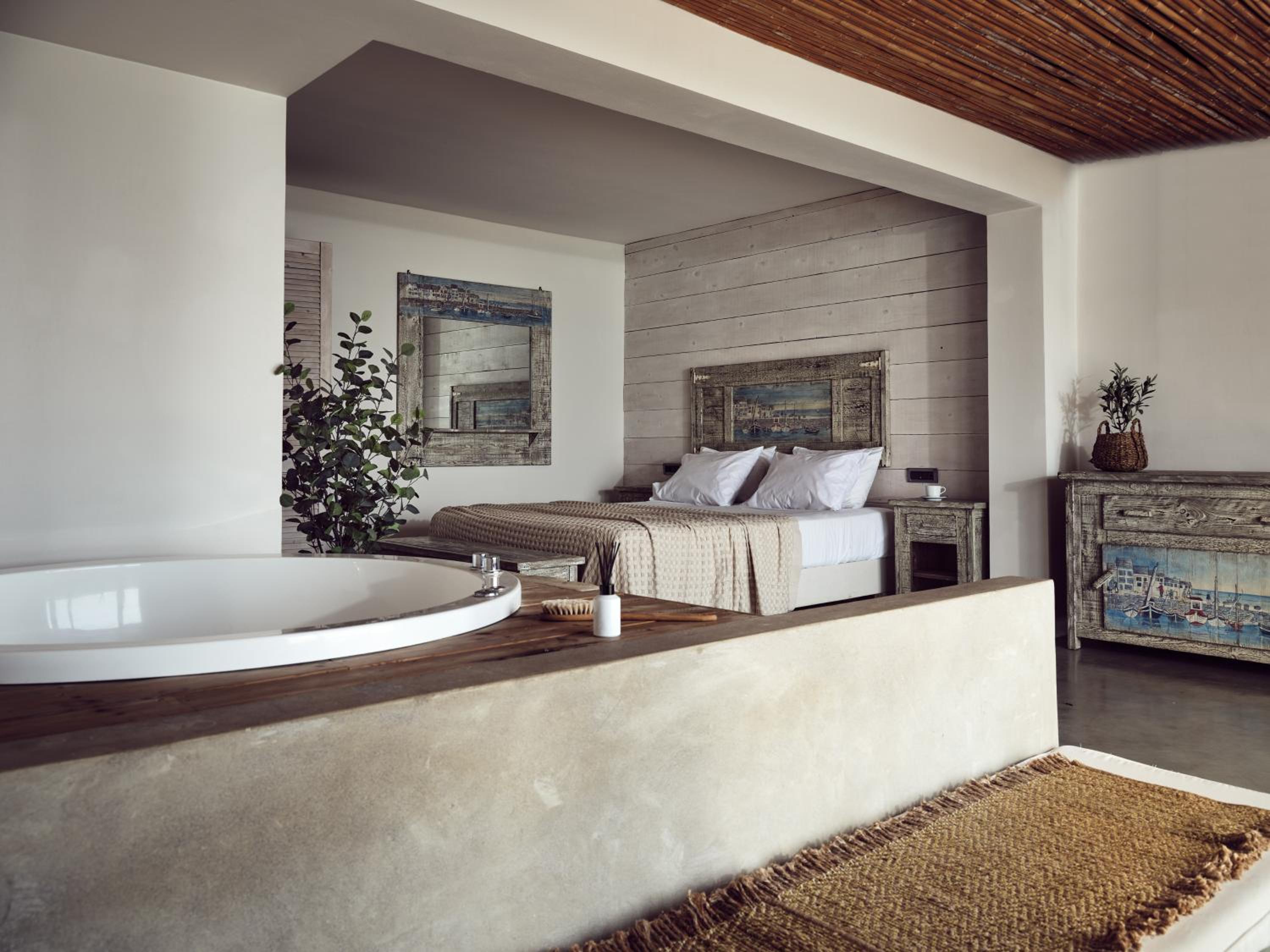  Executive Junior Suite with Sharing Pool & Sea View - Photo 4