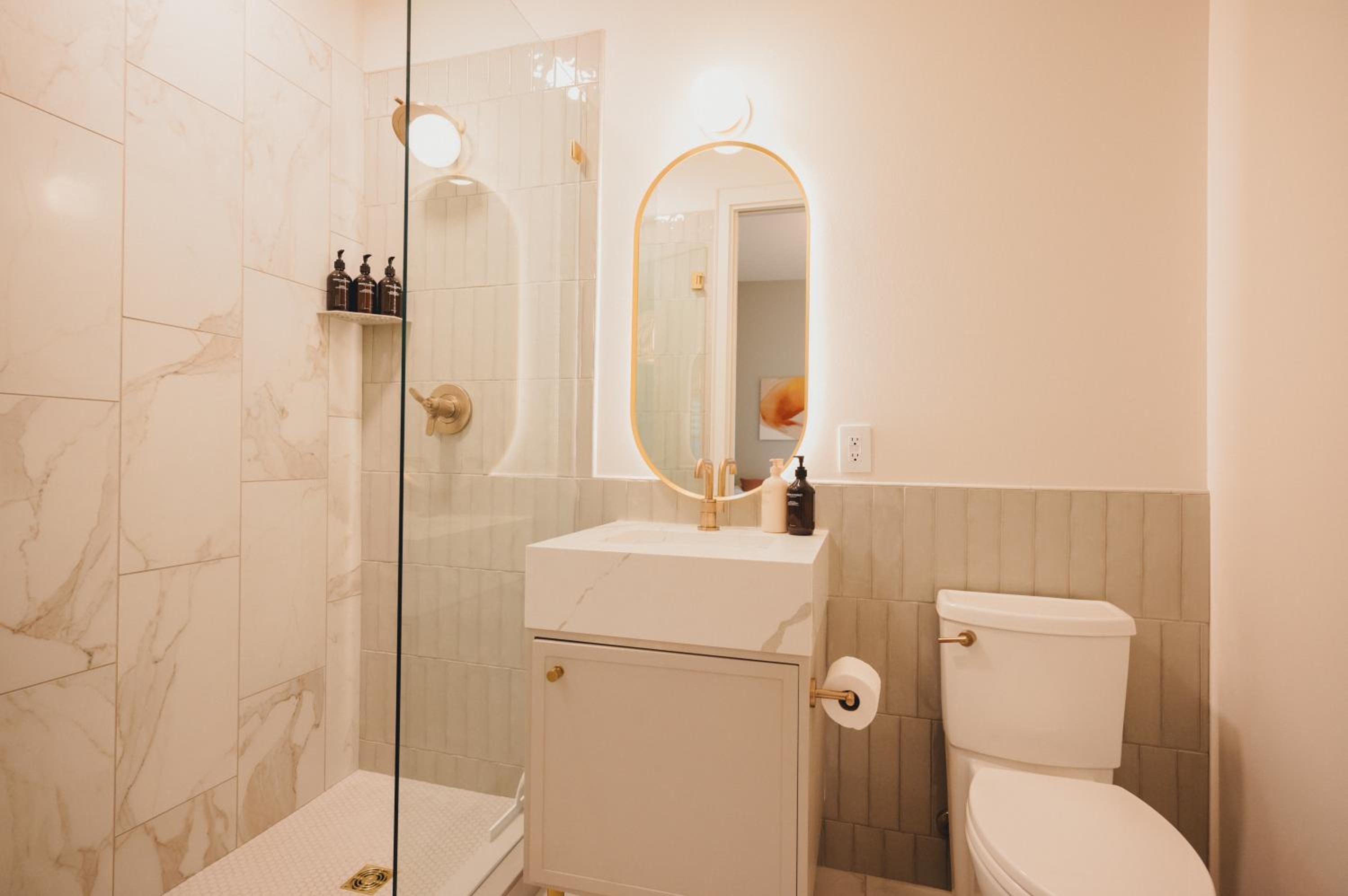 Superior King Suite - Photo 6
